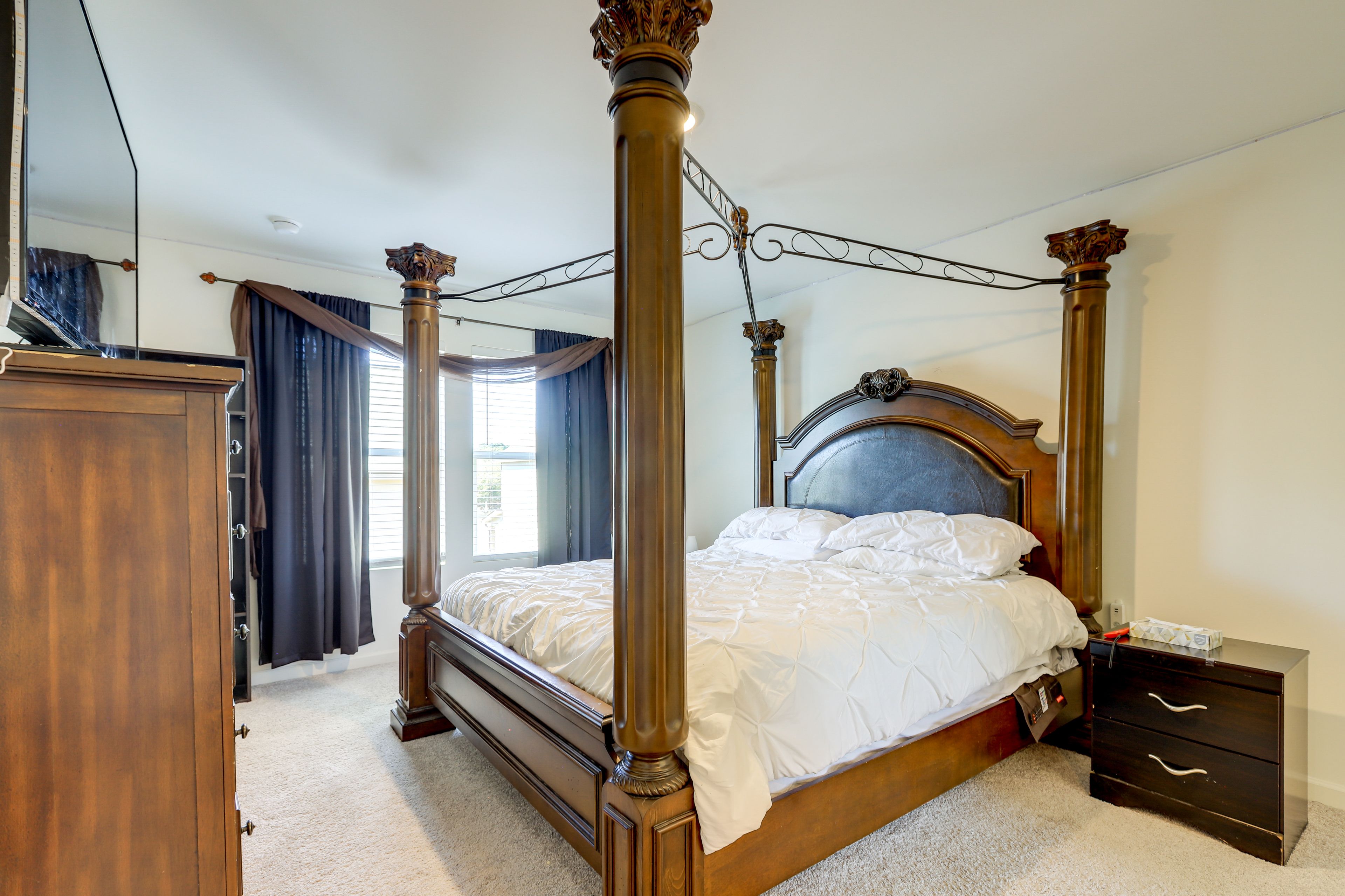 Bedroom 1 | King Bed | 2nd Floor