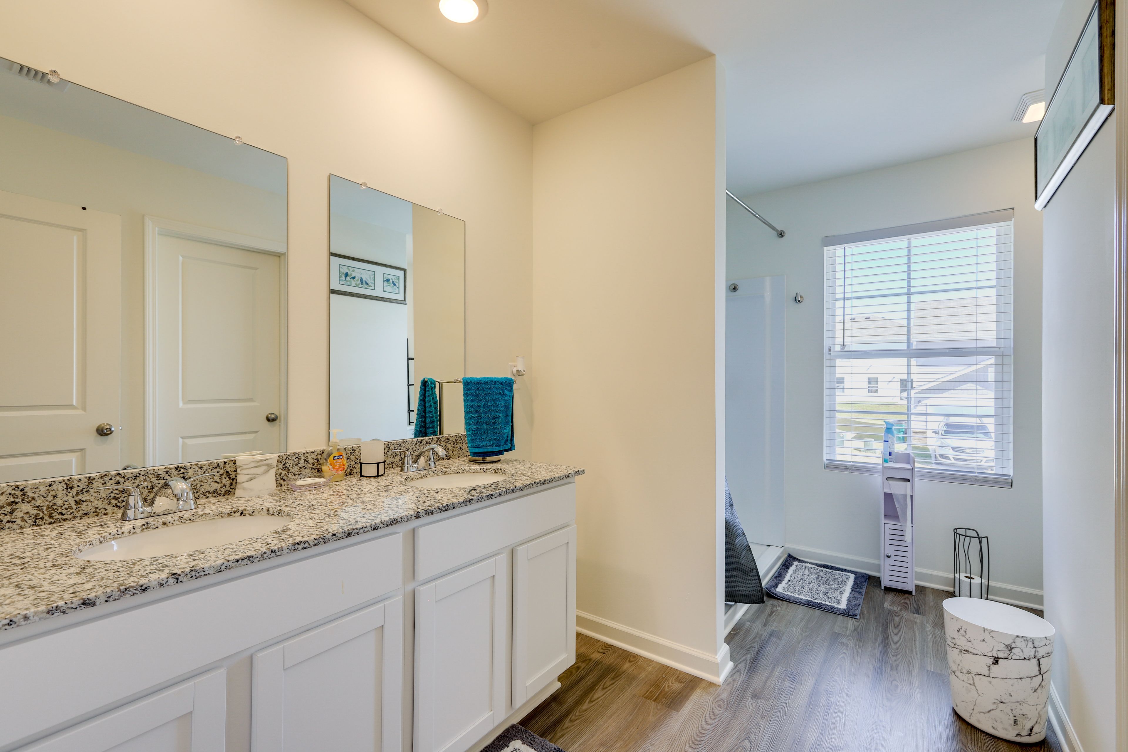 Full Bath | Towels | Hair Dryer | 2nd Floor