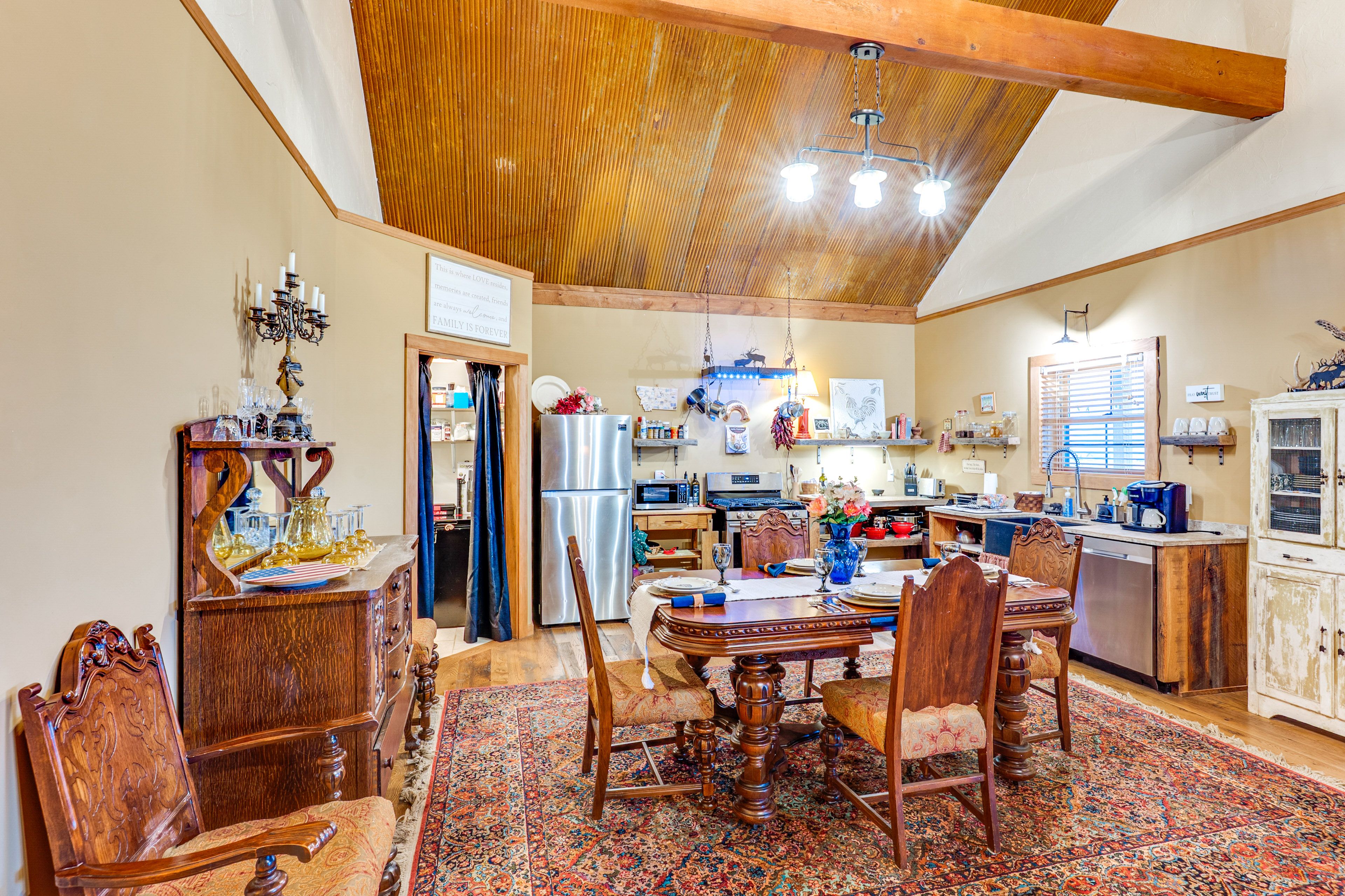 Dining Table | Kitchen