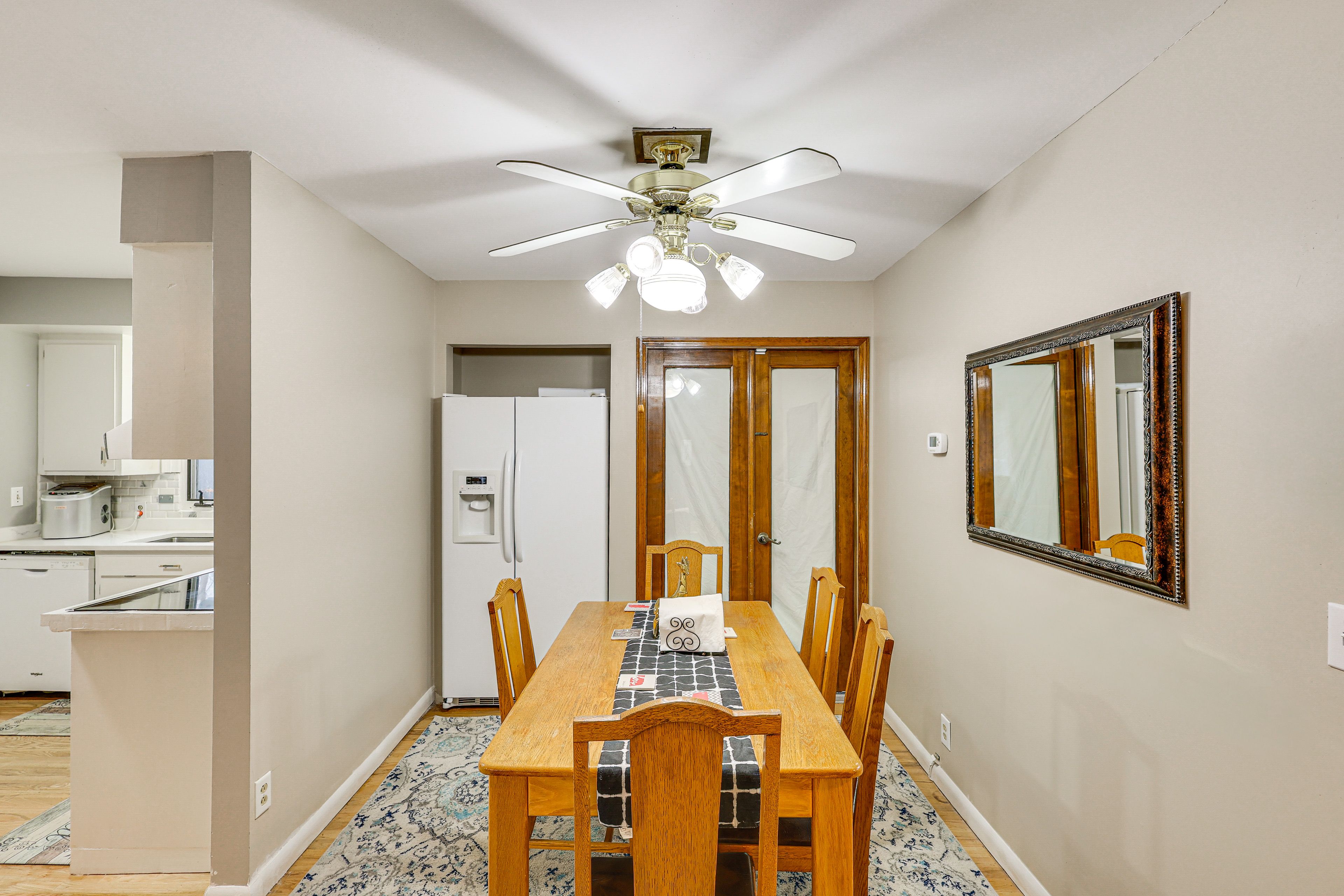 Dining Area | Dishware/Flatware