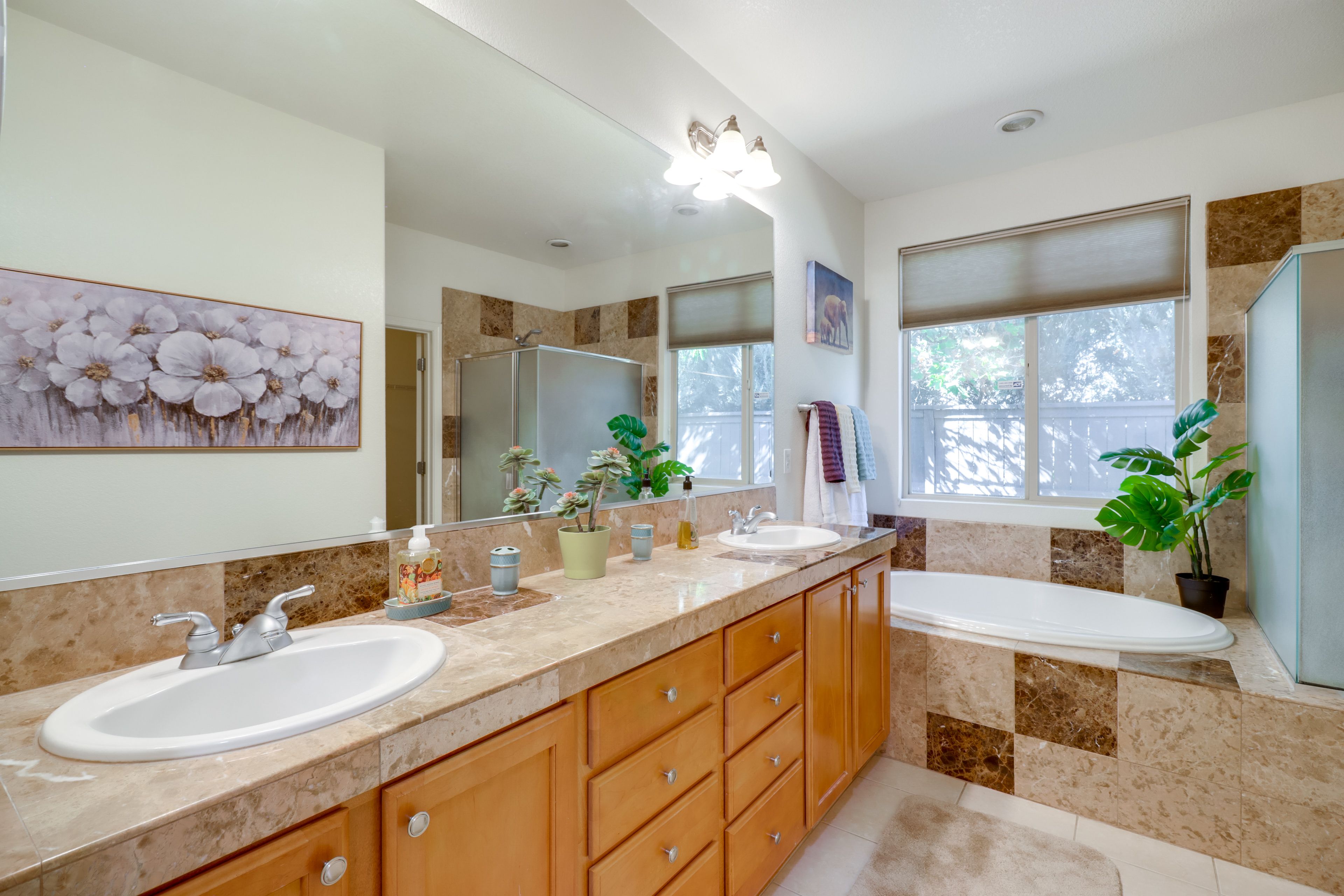 En-Suite Bathroom | Towels Provided