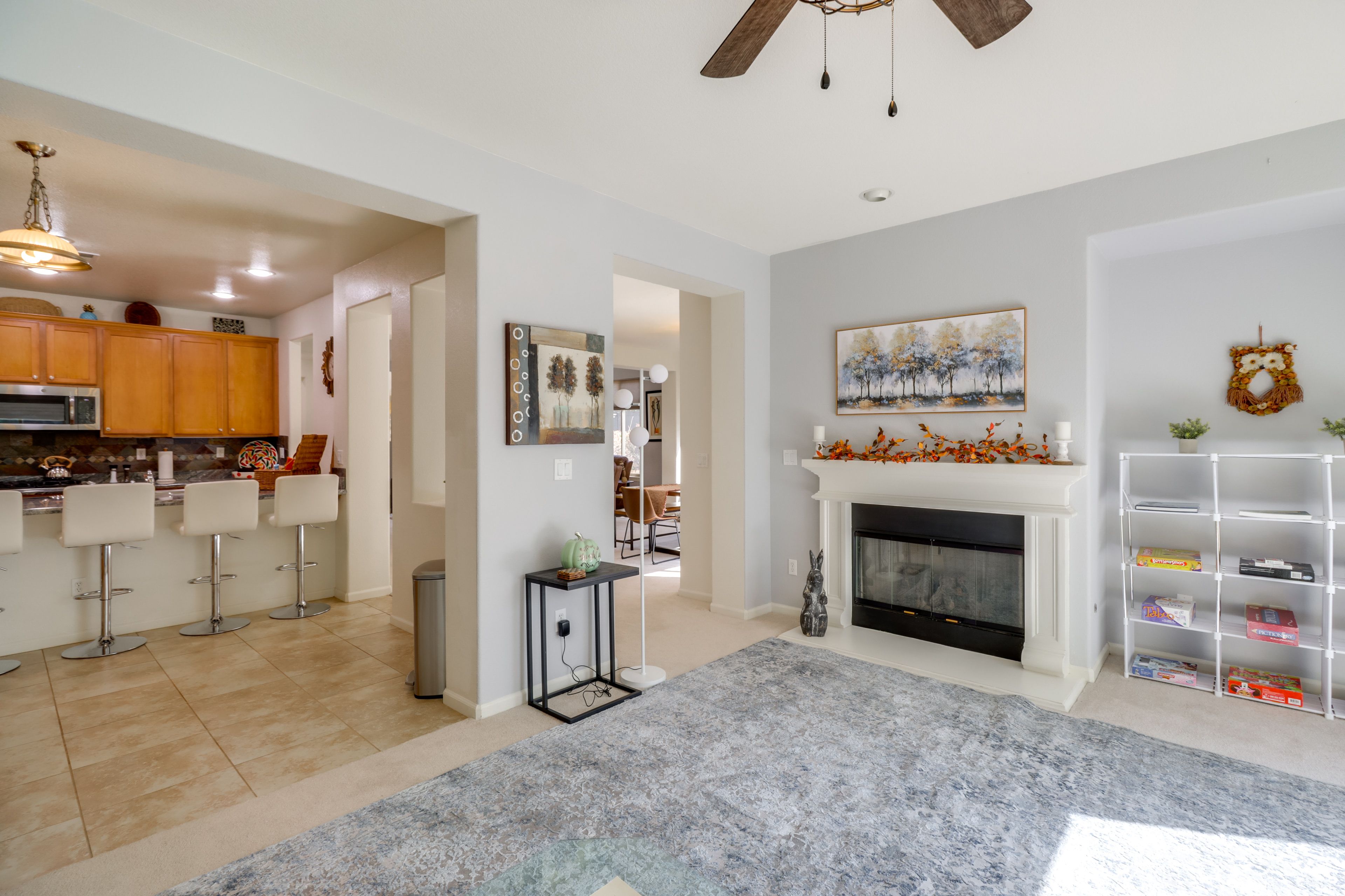 Living Room | Gas Fireplace