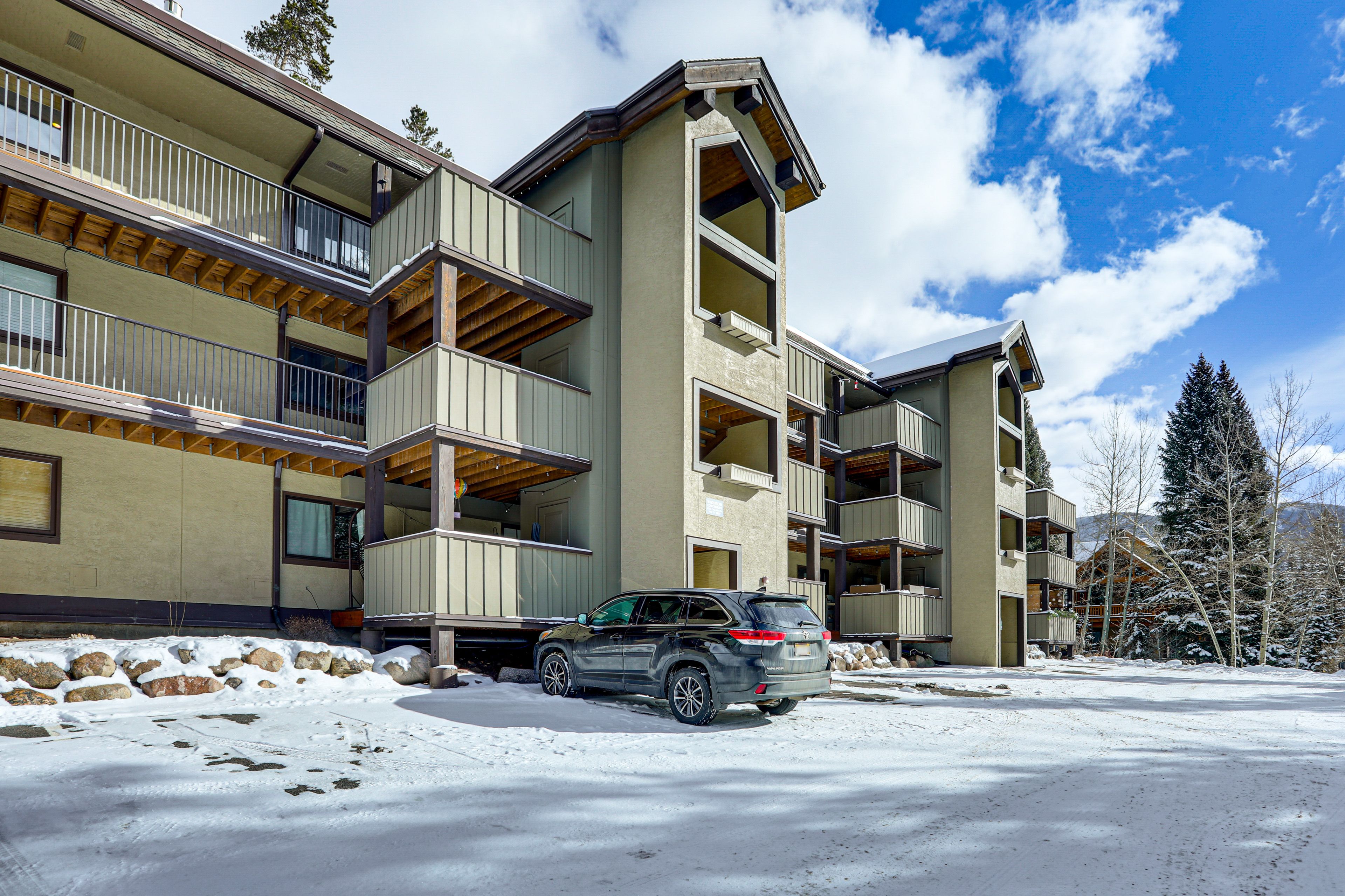 Open Community Parking Lot (2 Vehicles)
