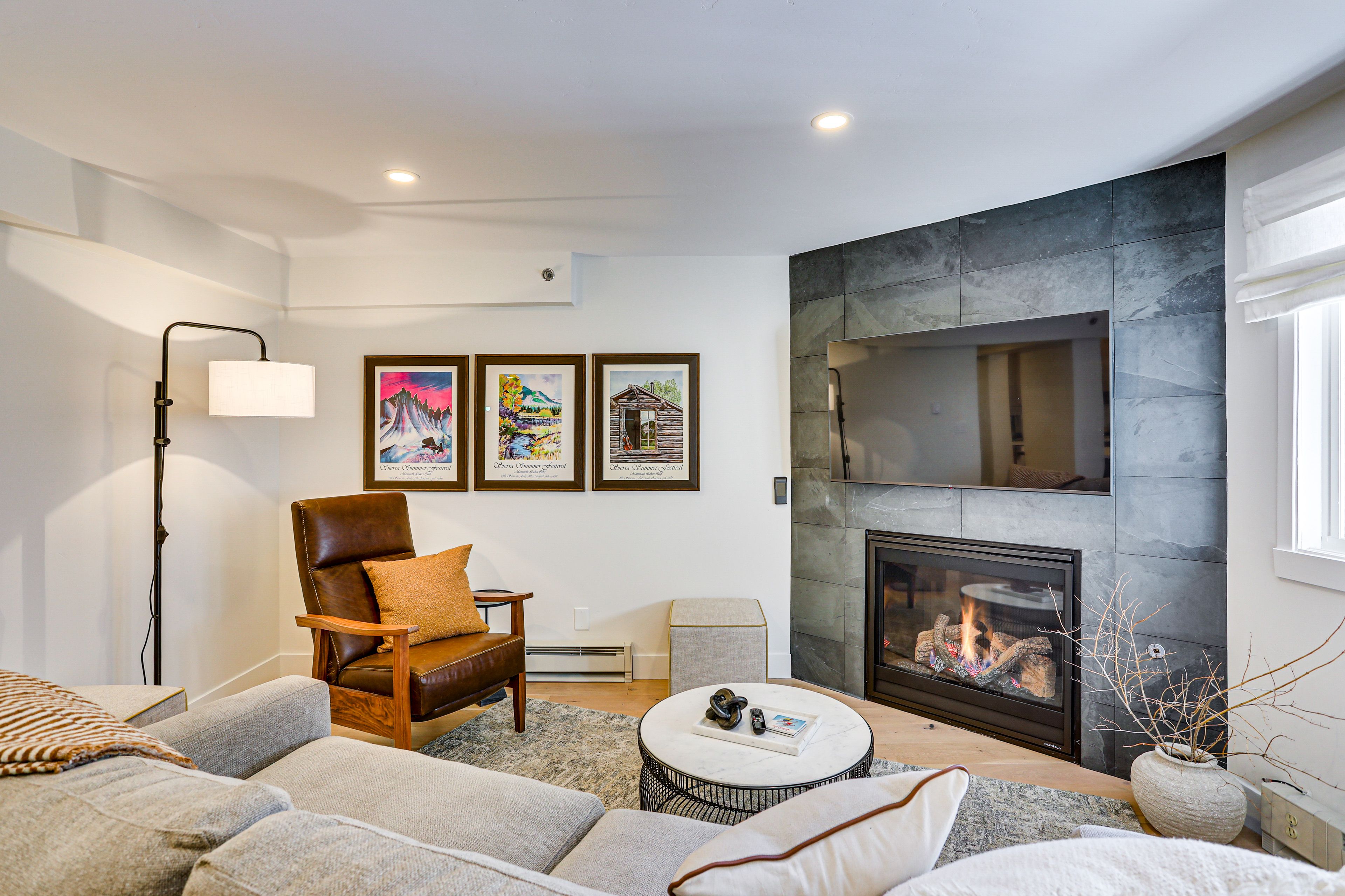 Living Room | Free WiFi | Electric Heating | Smart TV