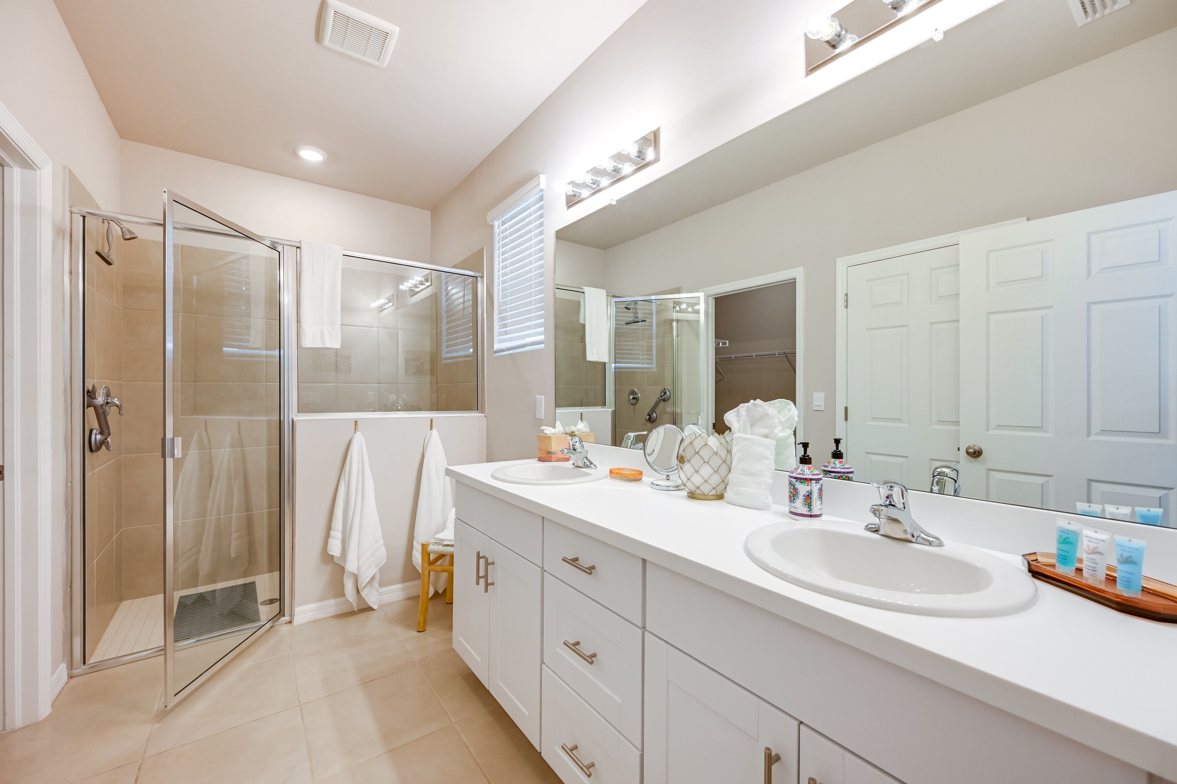 En-Suite Bathroom | Towels Provided