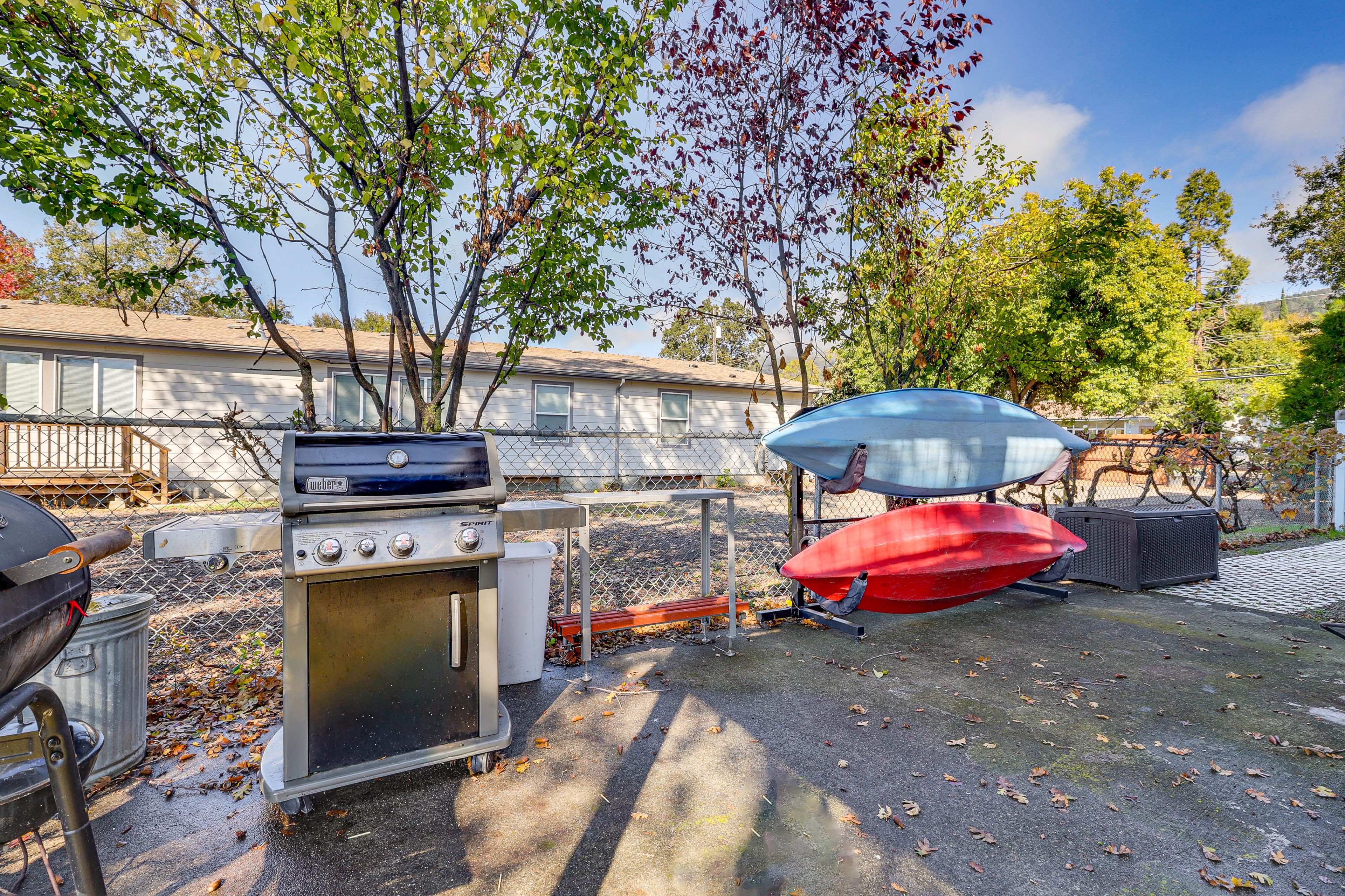 Gas & Charcoal Grills | 2 Kayaks | Life Jackets