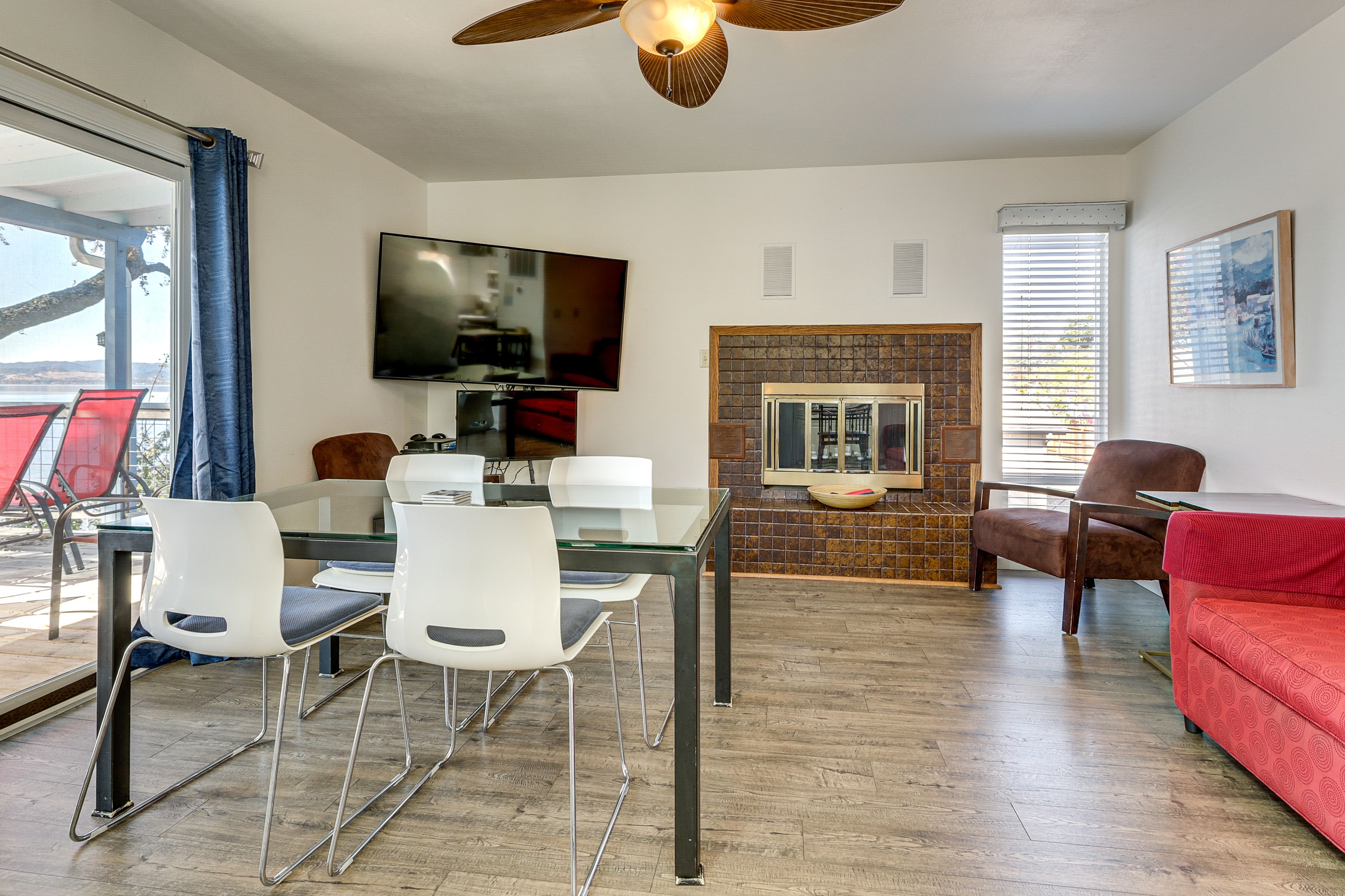 Living Room | 2 Flat-Screen TVs | Full Sleeper Sofa | Main Level