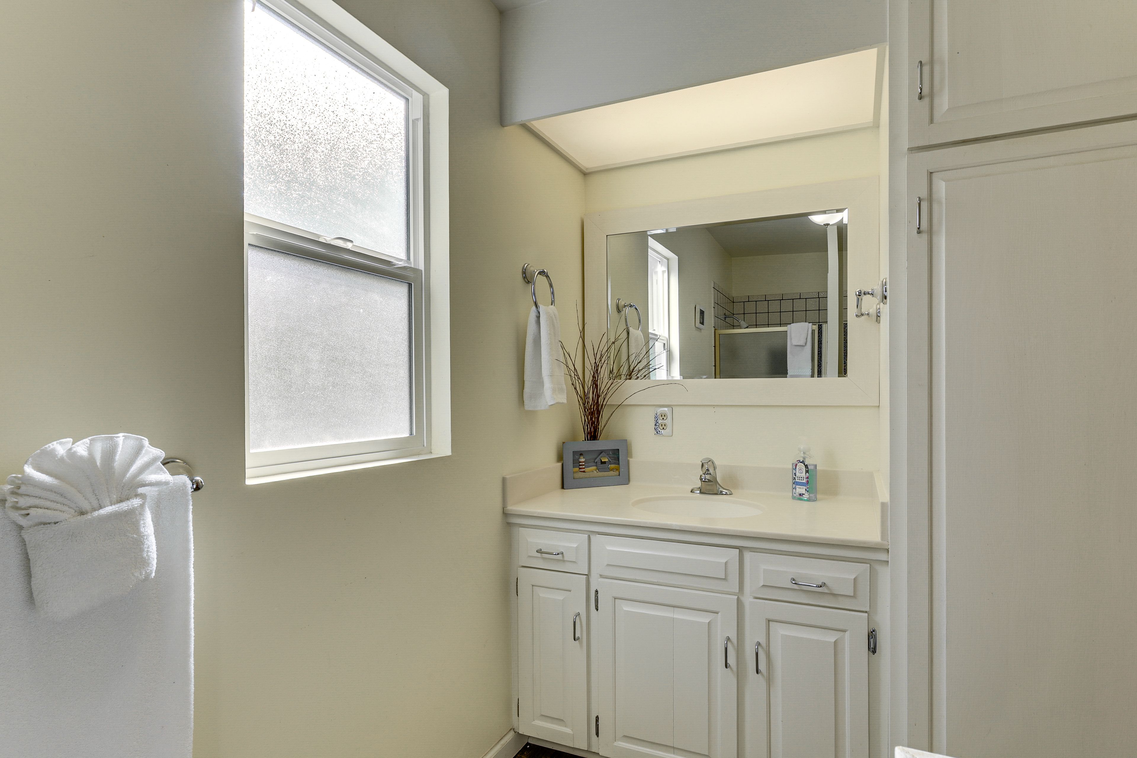 Bathroom | Shower | Towels Provided | Main Level