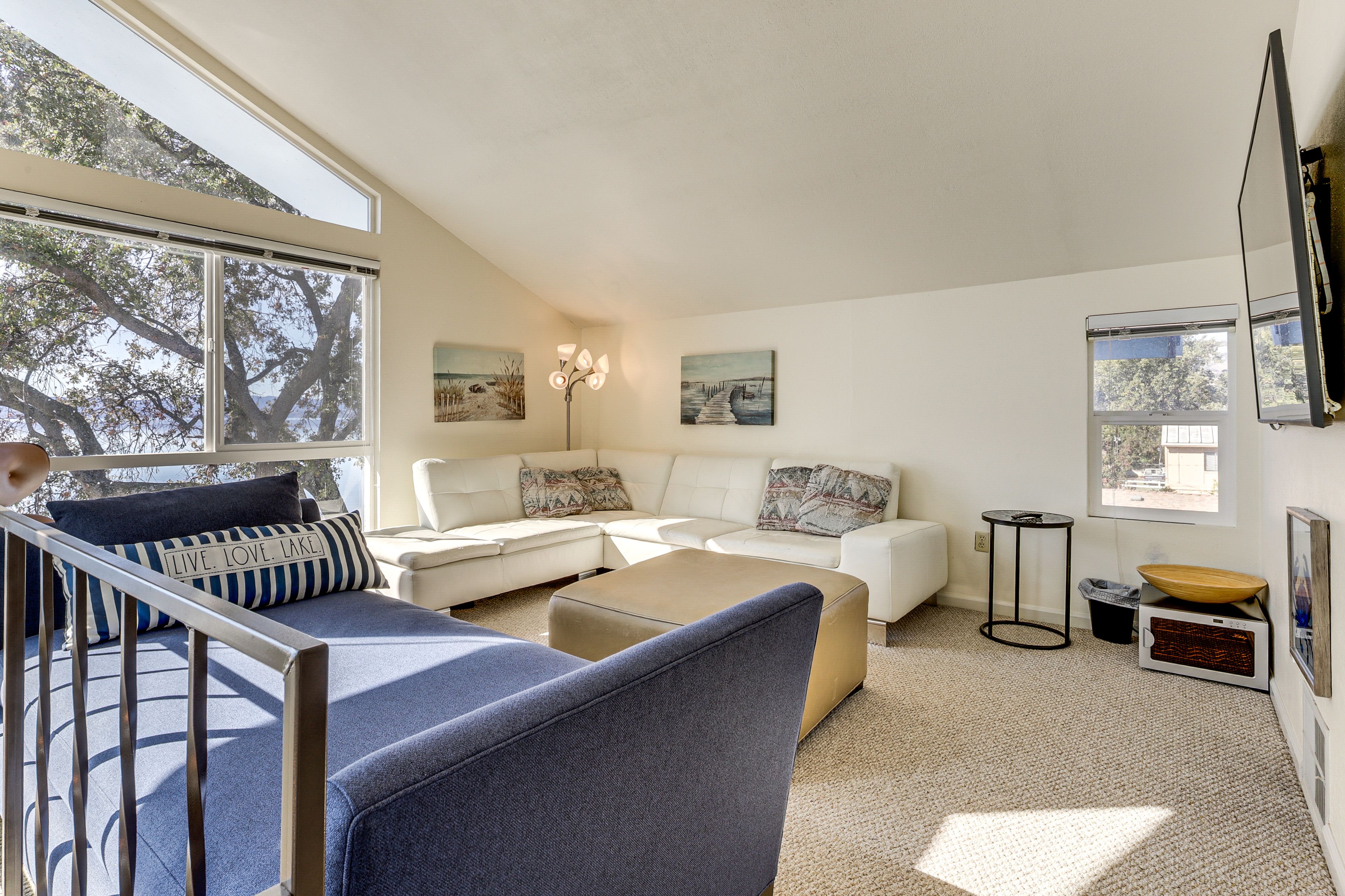 Loft | Flat-Screen TV | Free WiFi | Water Views