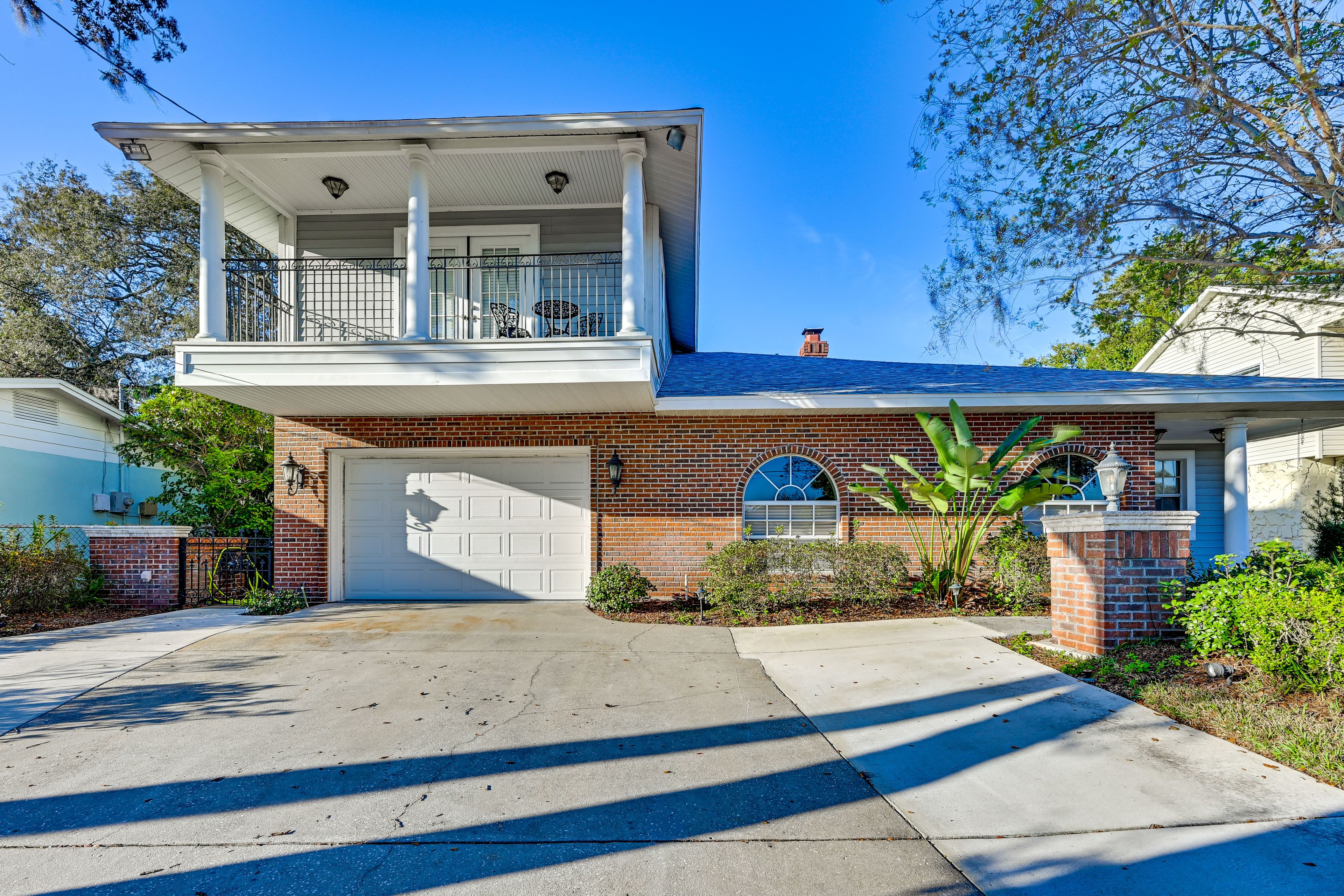2-Story House | 2 Mi to Robert K. Rees Memorial Park