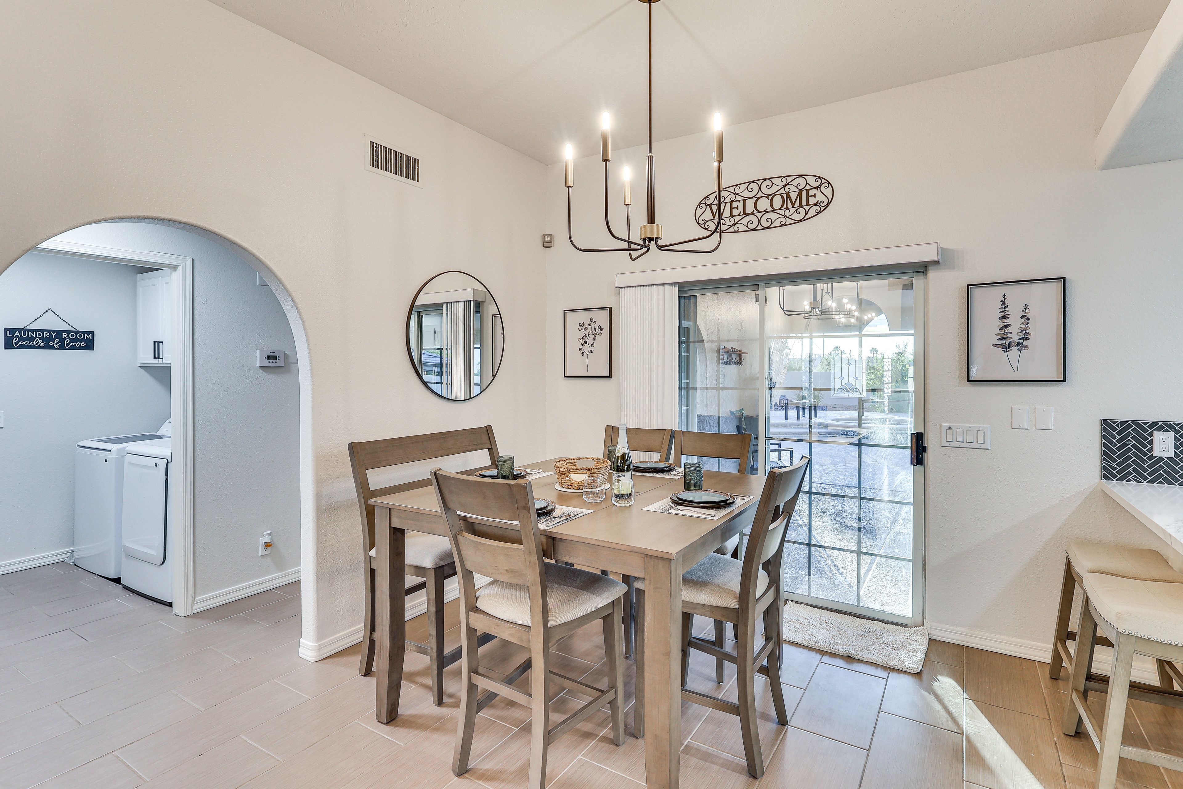 Dining Area | Dishware/Flatware Provided