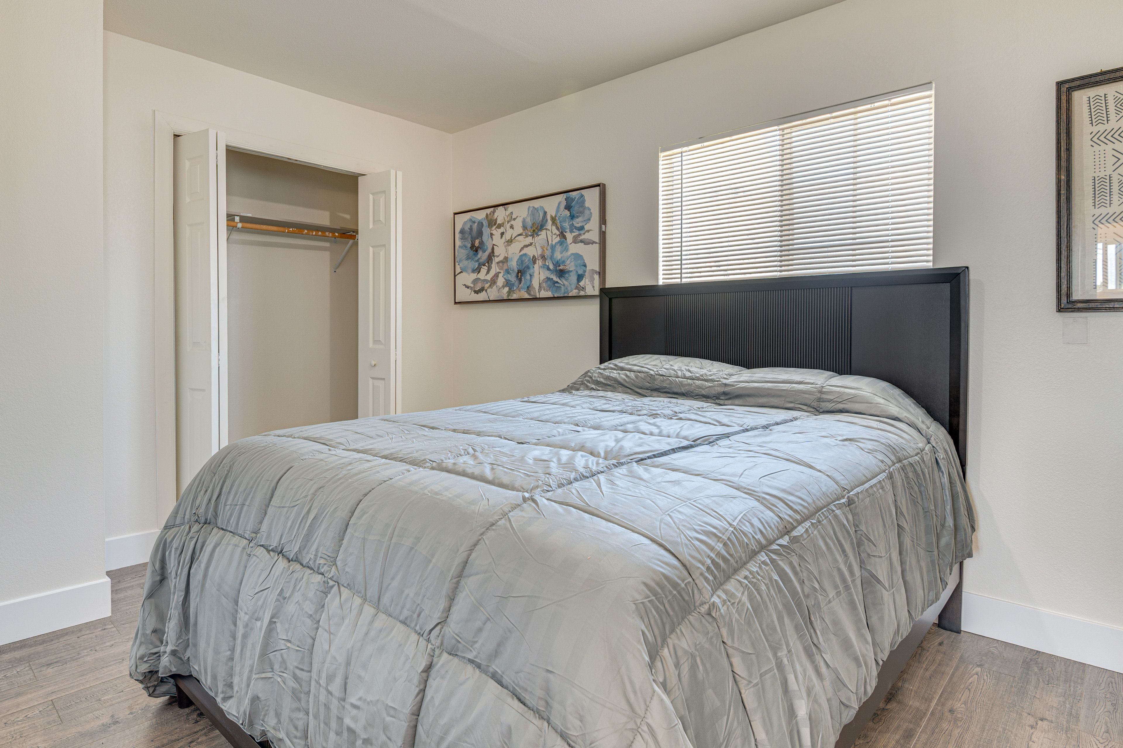 Bedroom 1 | Queen Bed