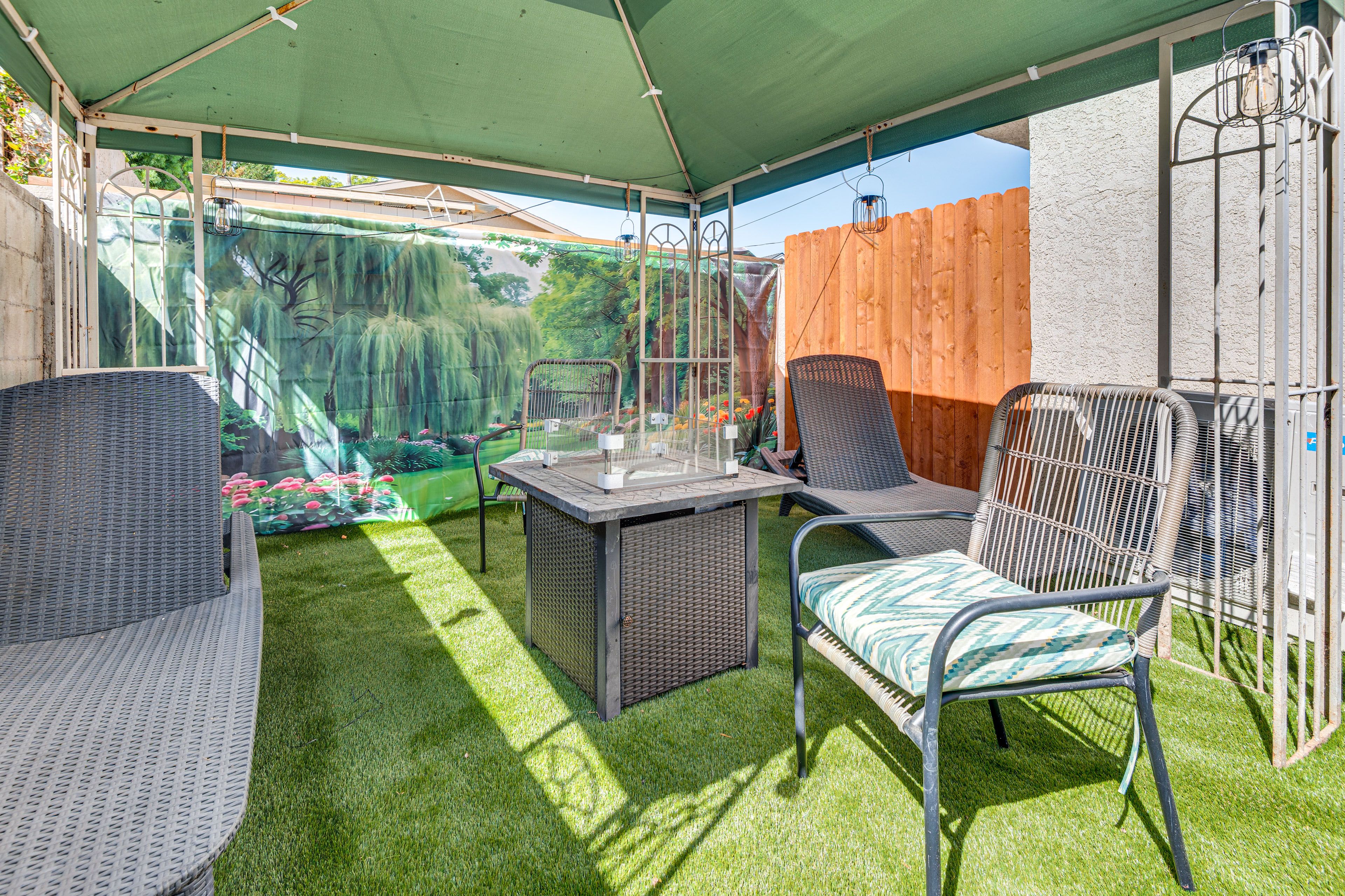 Los Angeles Vacation Rental | 2BR | 1BA | Stairs Required | 600 Sq Ft