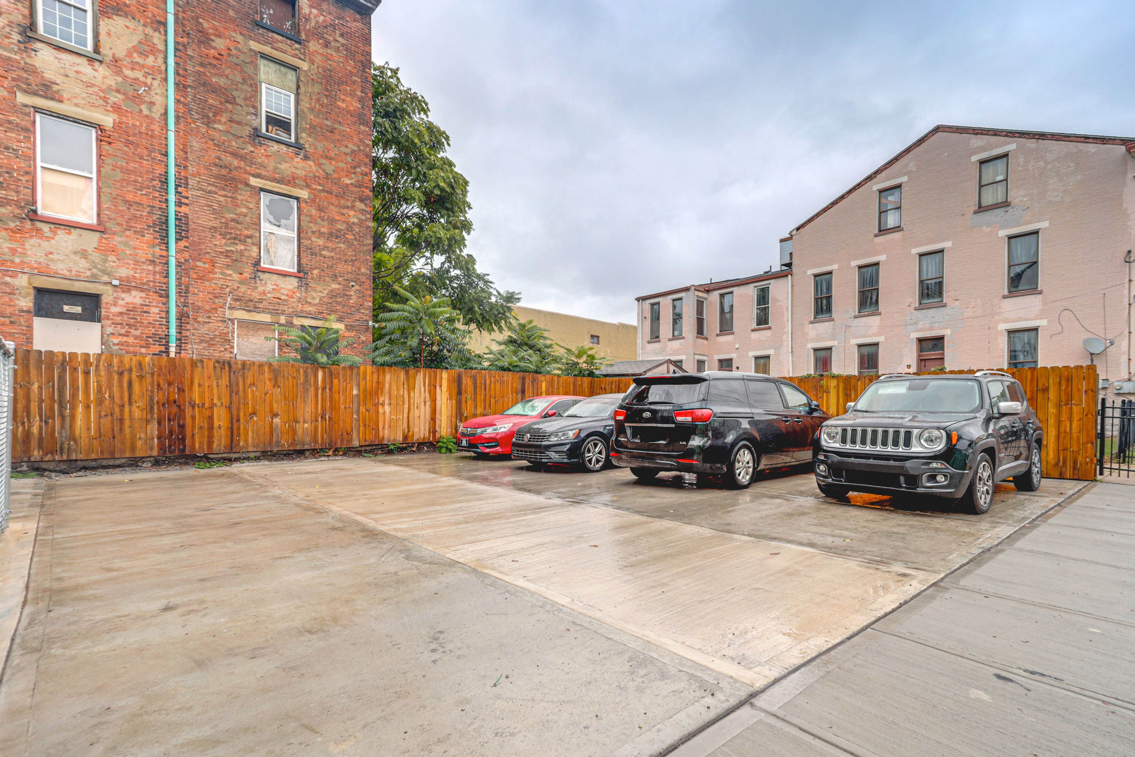 Parking | Shared Driveway (1 Vehicle) | Street Parking