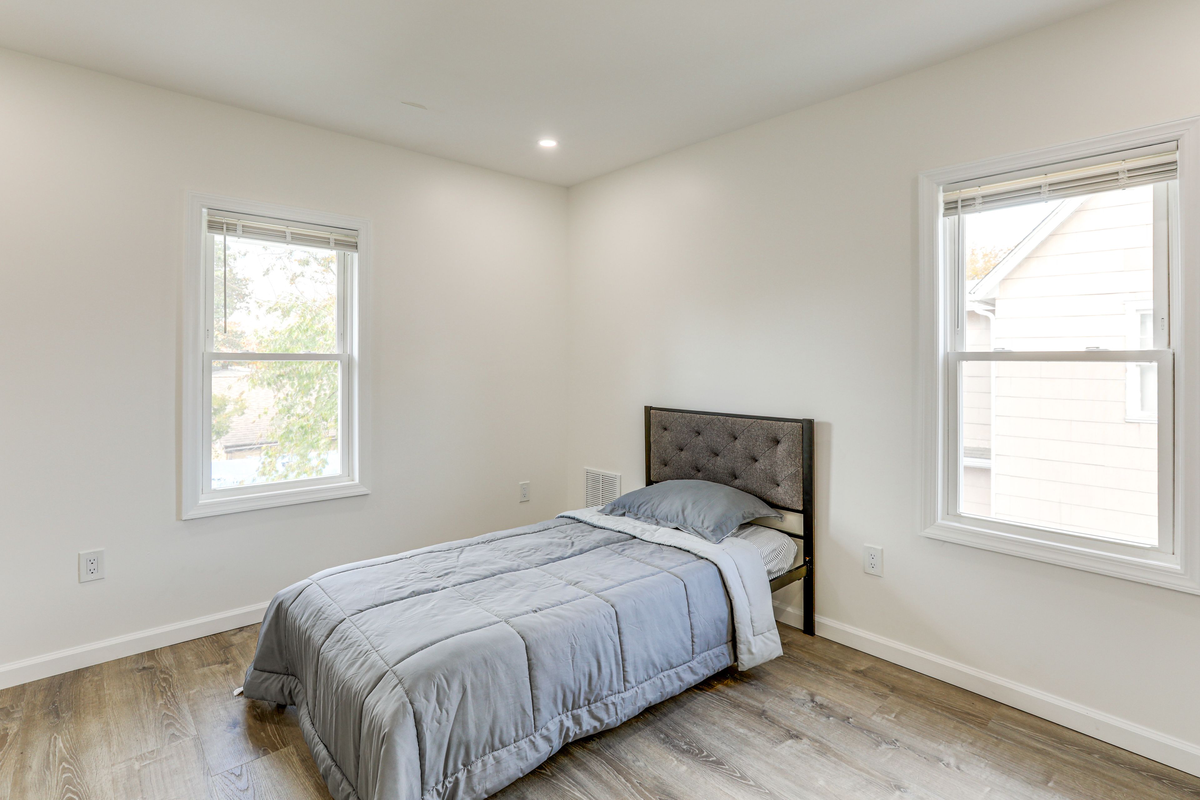 Bedroom 1 | Twin Bed | 2nd Floor