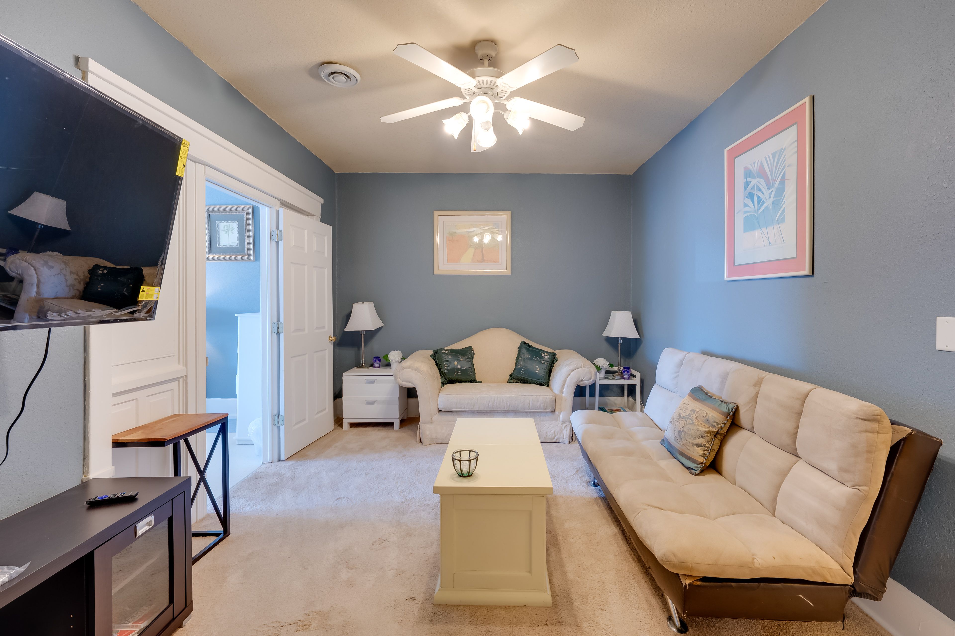 Racine Vacation Rental | 3BR | 1BA | 900 Sq Ft | Stairs Required