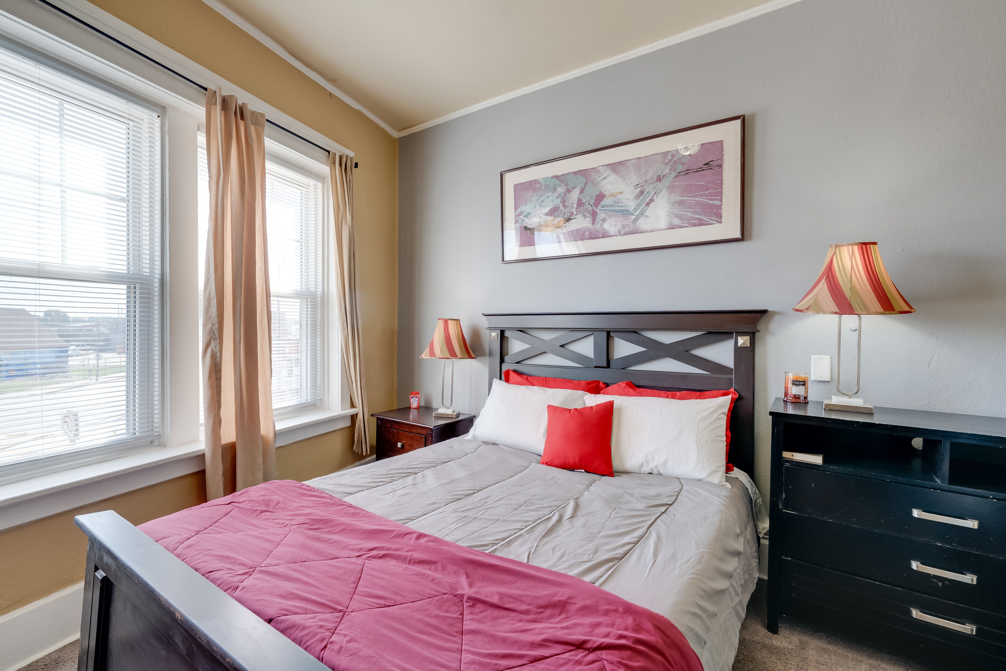 Bedroom 1 | Queen Bed | Linens