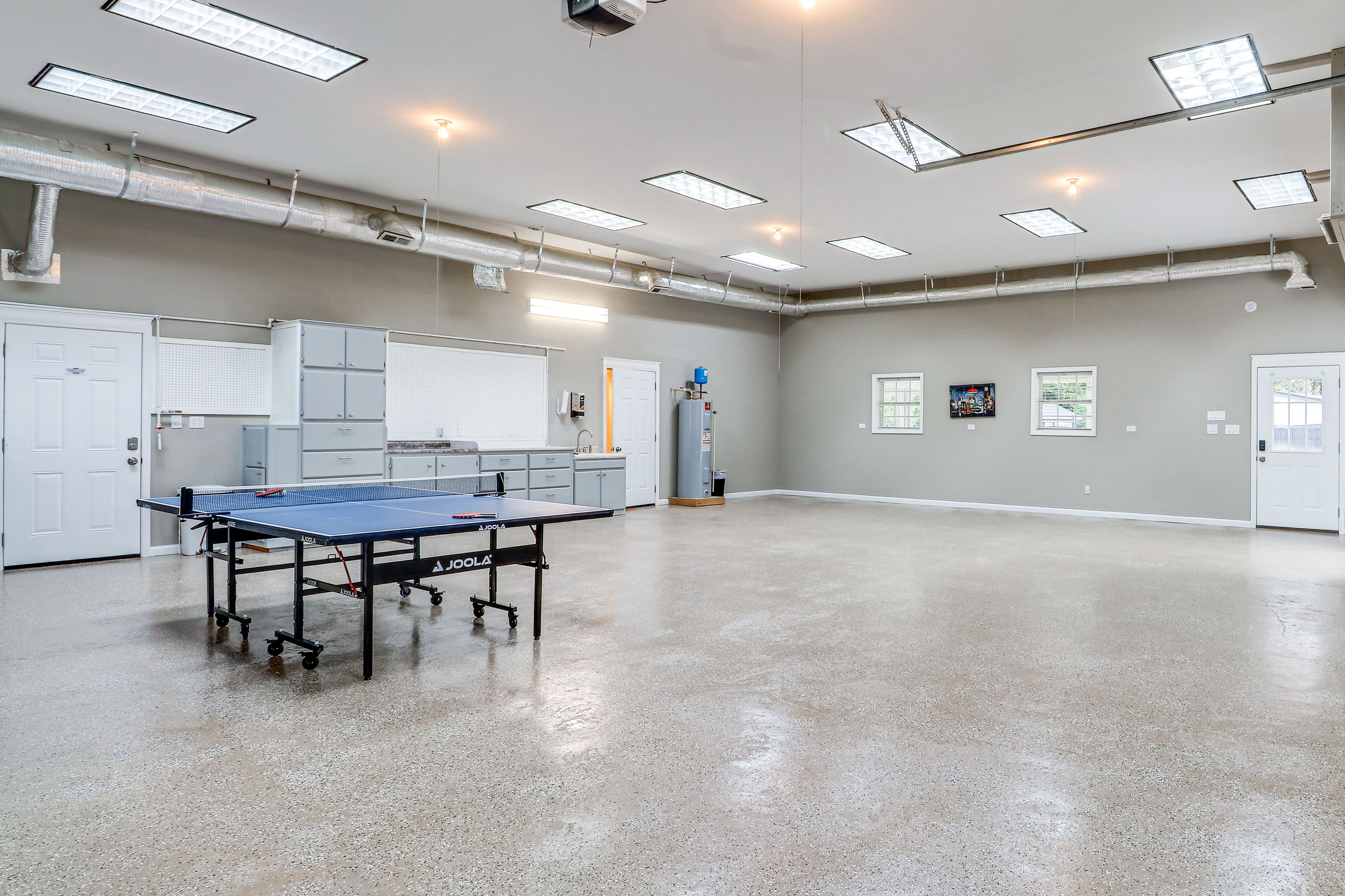 Garage | Ping-Pong Table