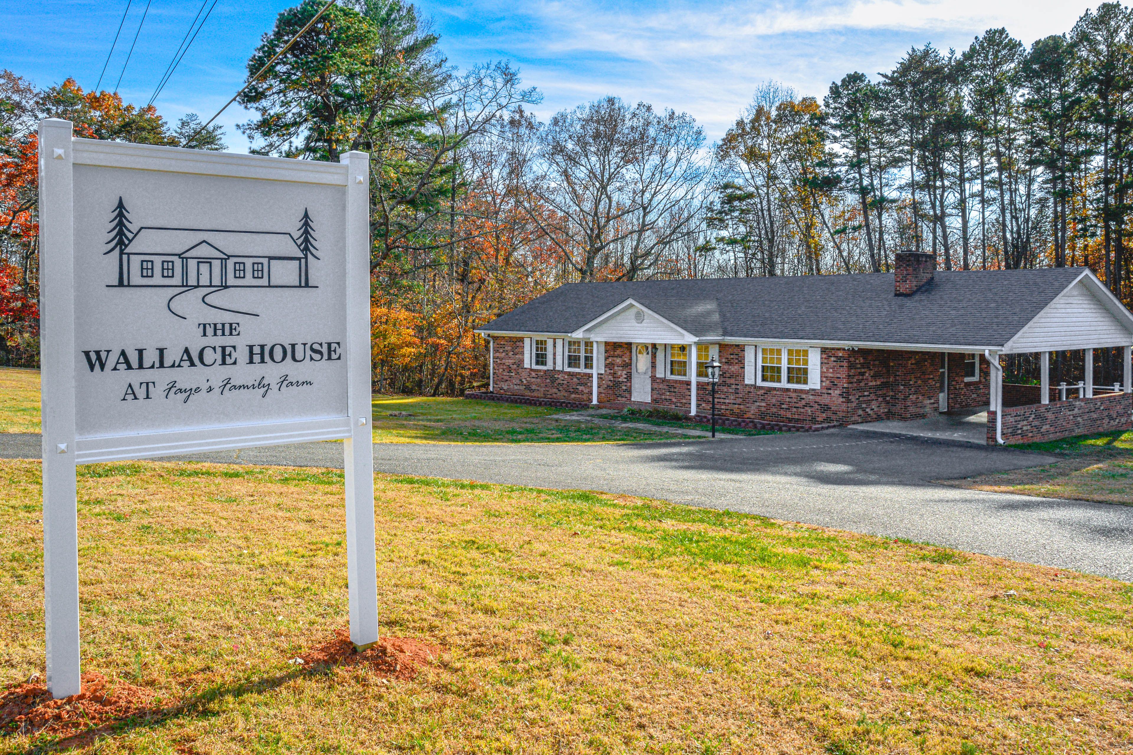 Exterior | Driveway (6 Vehicles) | Carport (1 Vehicle)