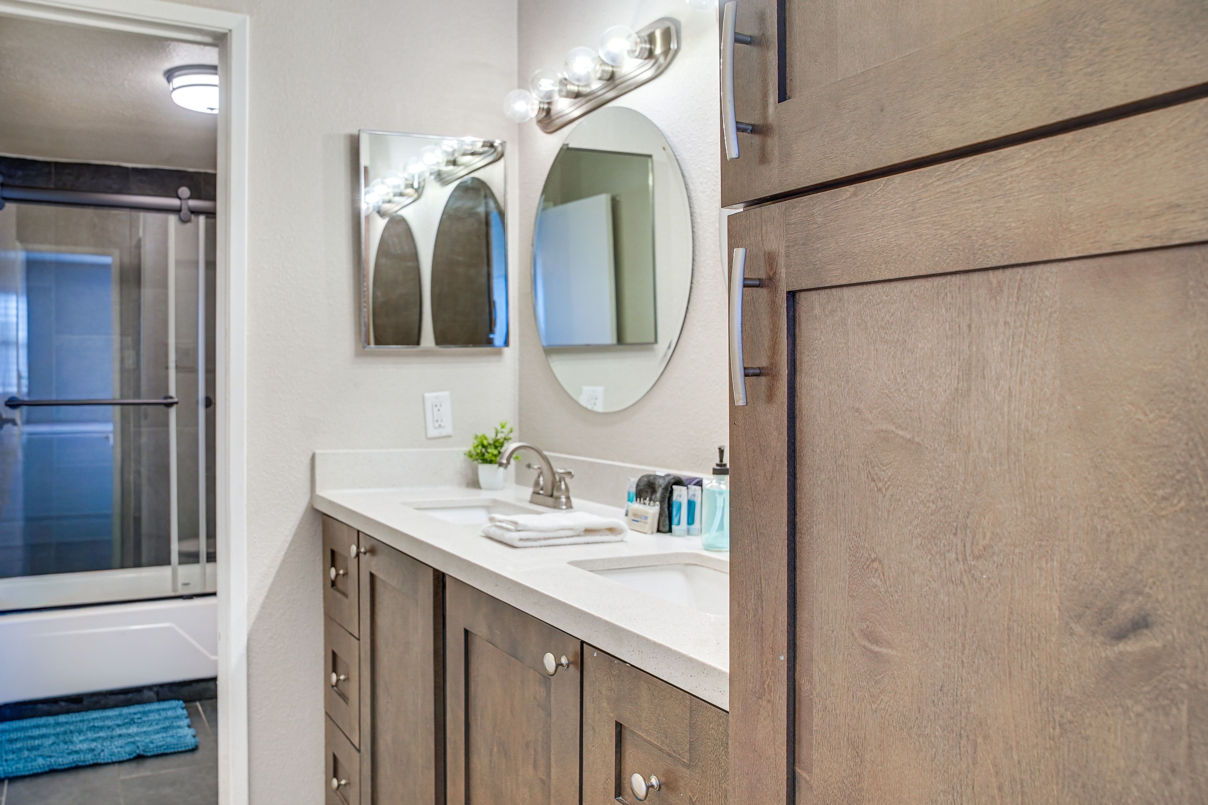 En-Suite Bathroom | Towels Provided