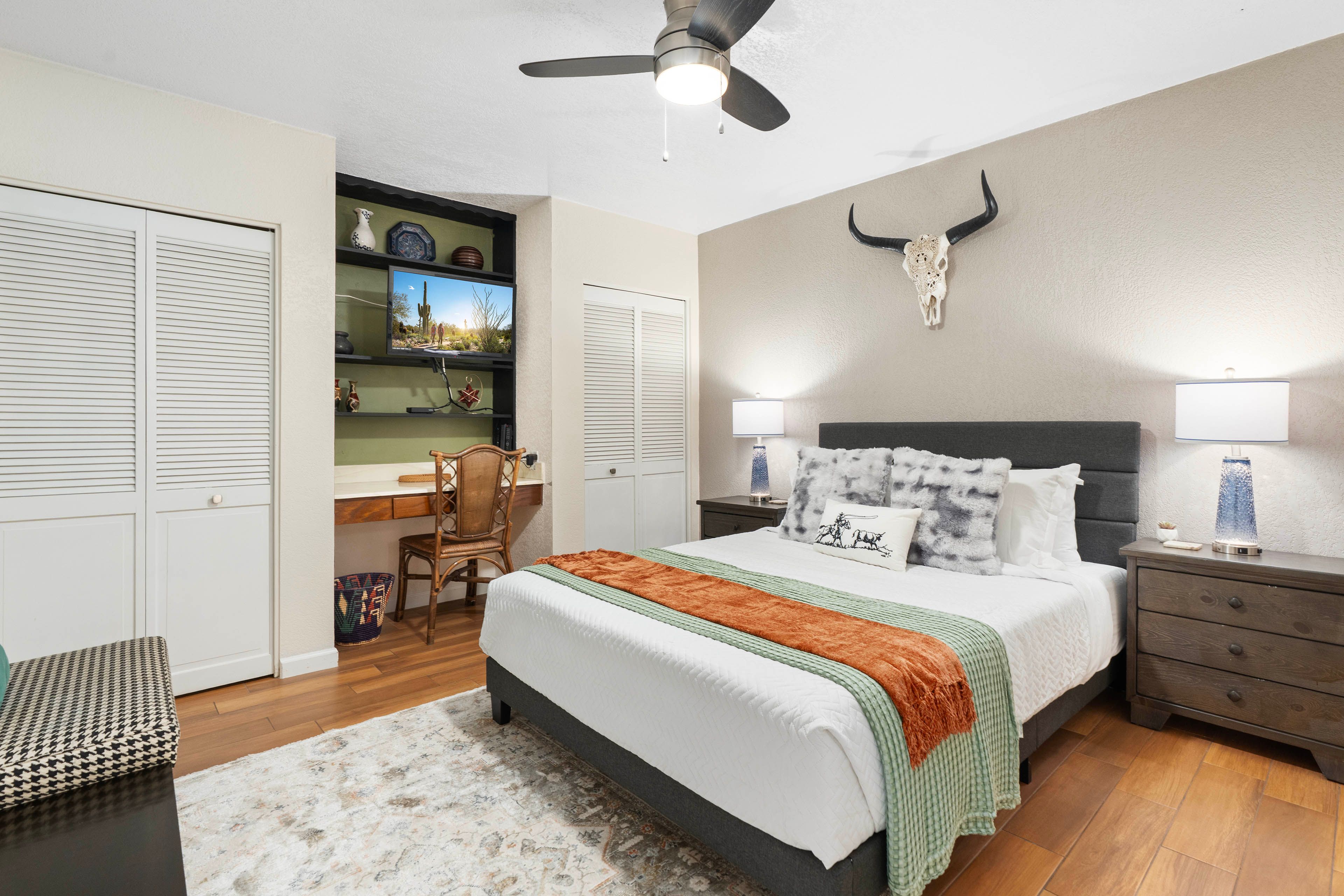 Bedroom 2 | Queen Bed