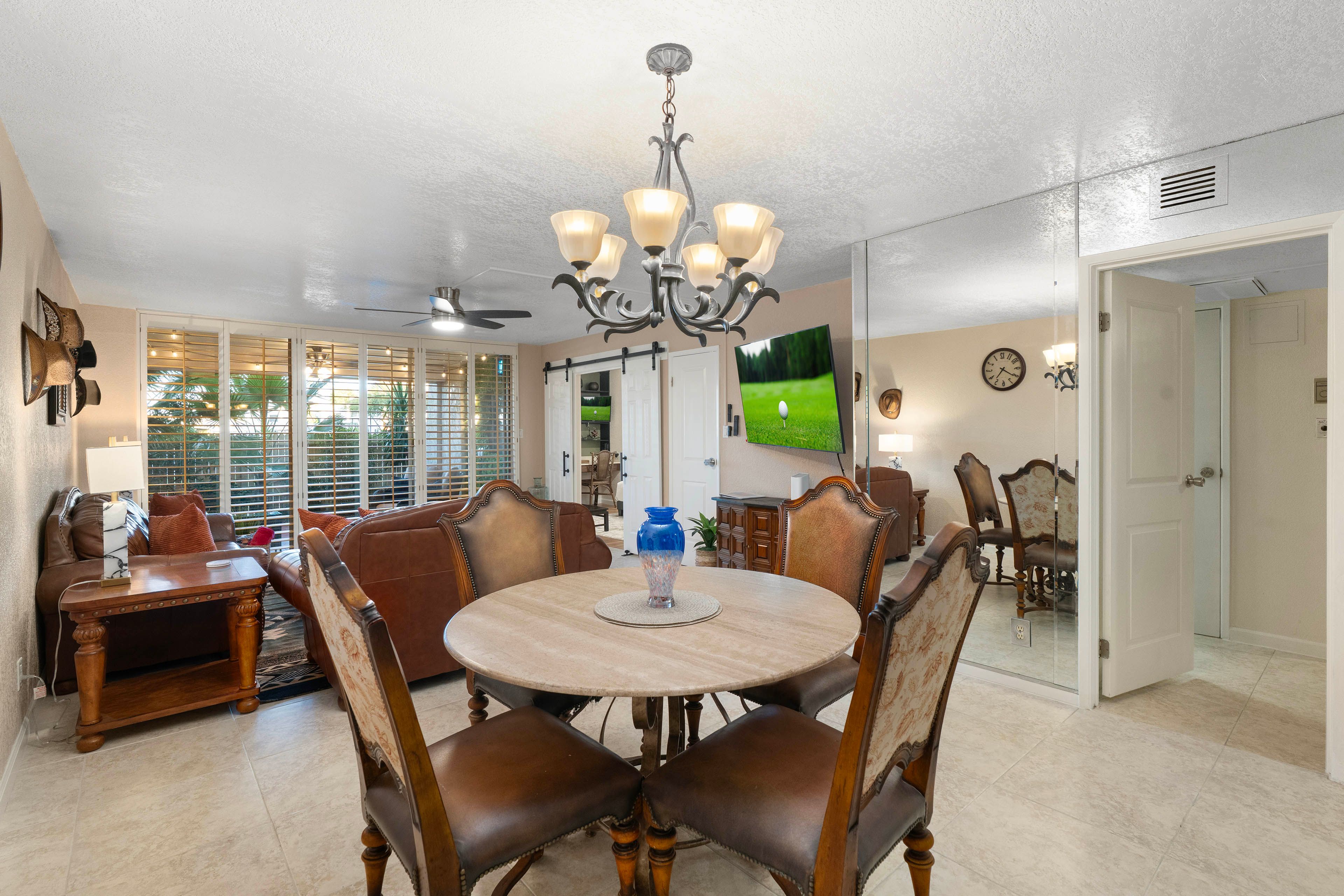 Dining Area | Dishware/Flatware Provided