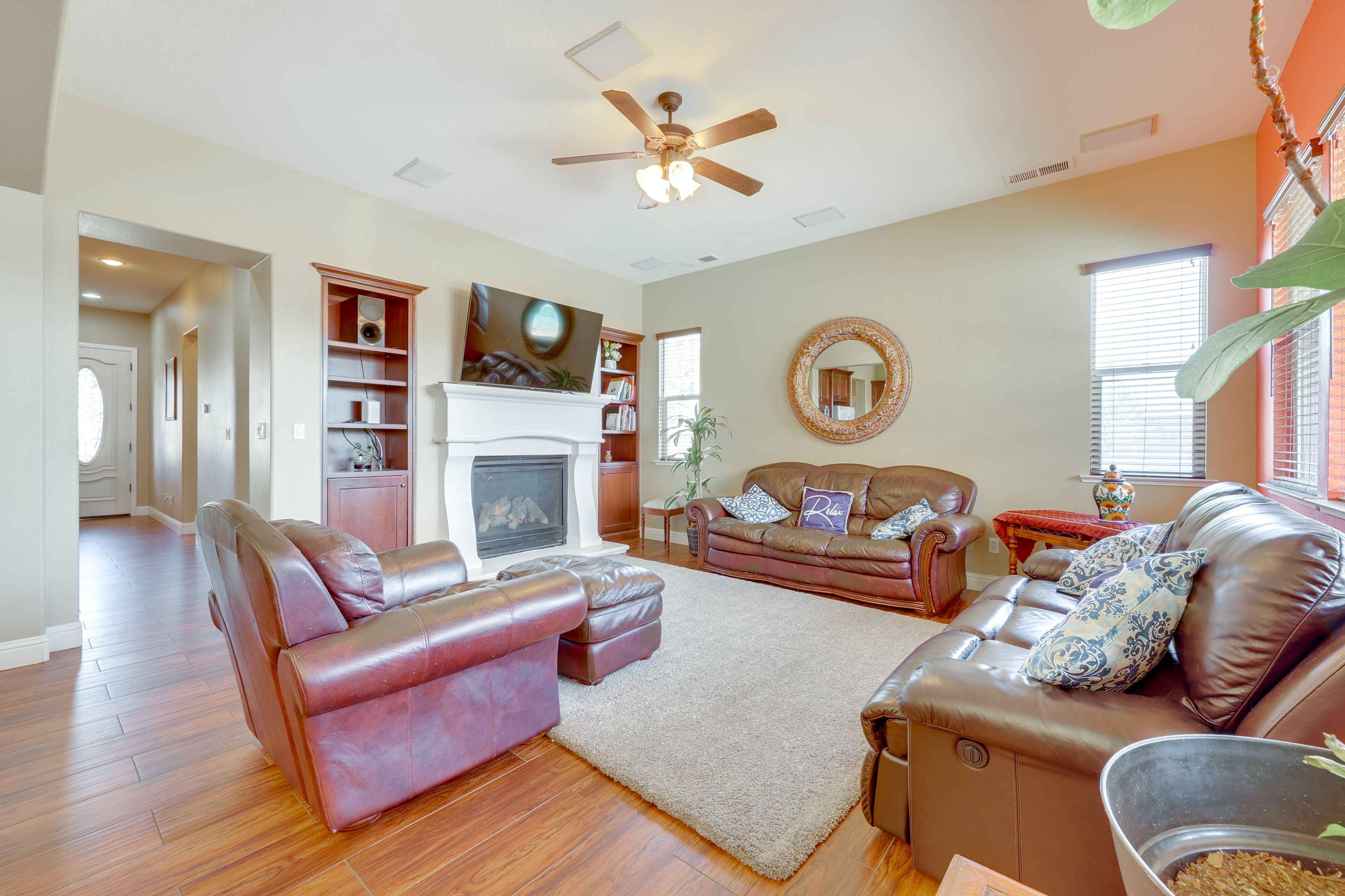 2-Story Home | Free WiFi | Central A/C & Heating