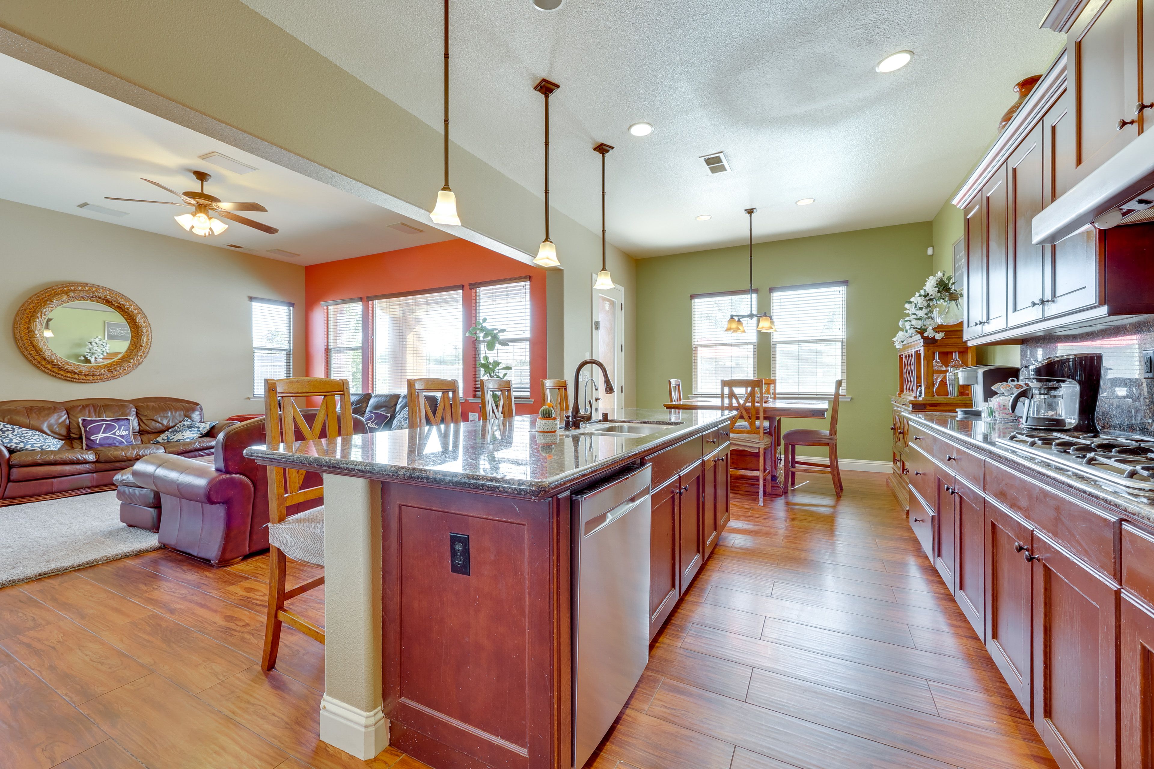 Kitchen | 1st Floor | Cooking Basics | Blender | Toaster |