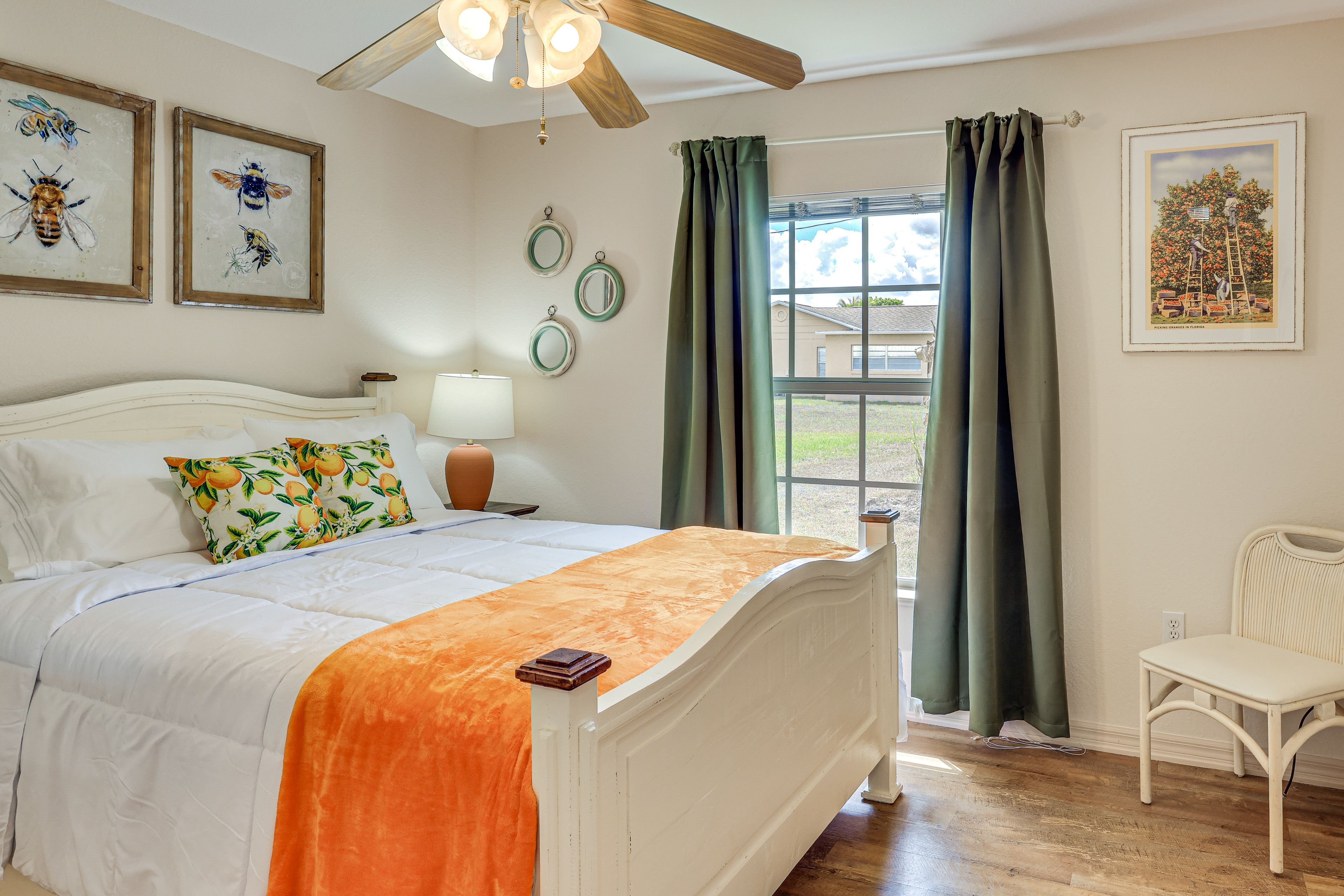 Bedroom 1 | Queen Bed