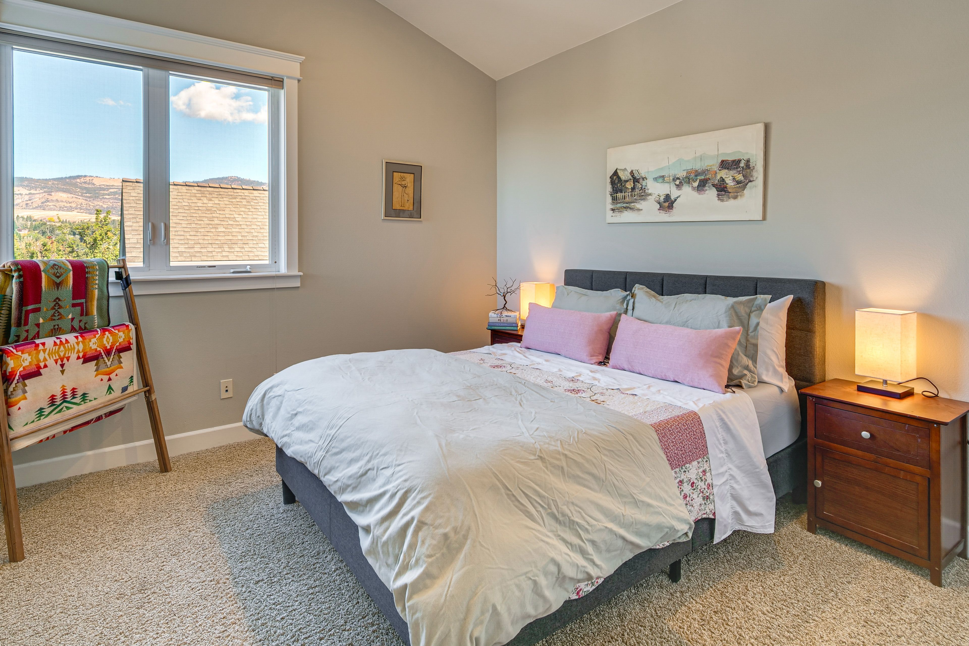 Bedroom 4 | 2nd Floor | Queen Bed