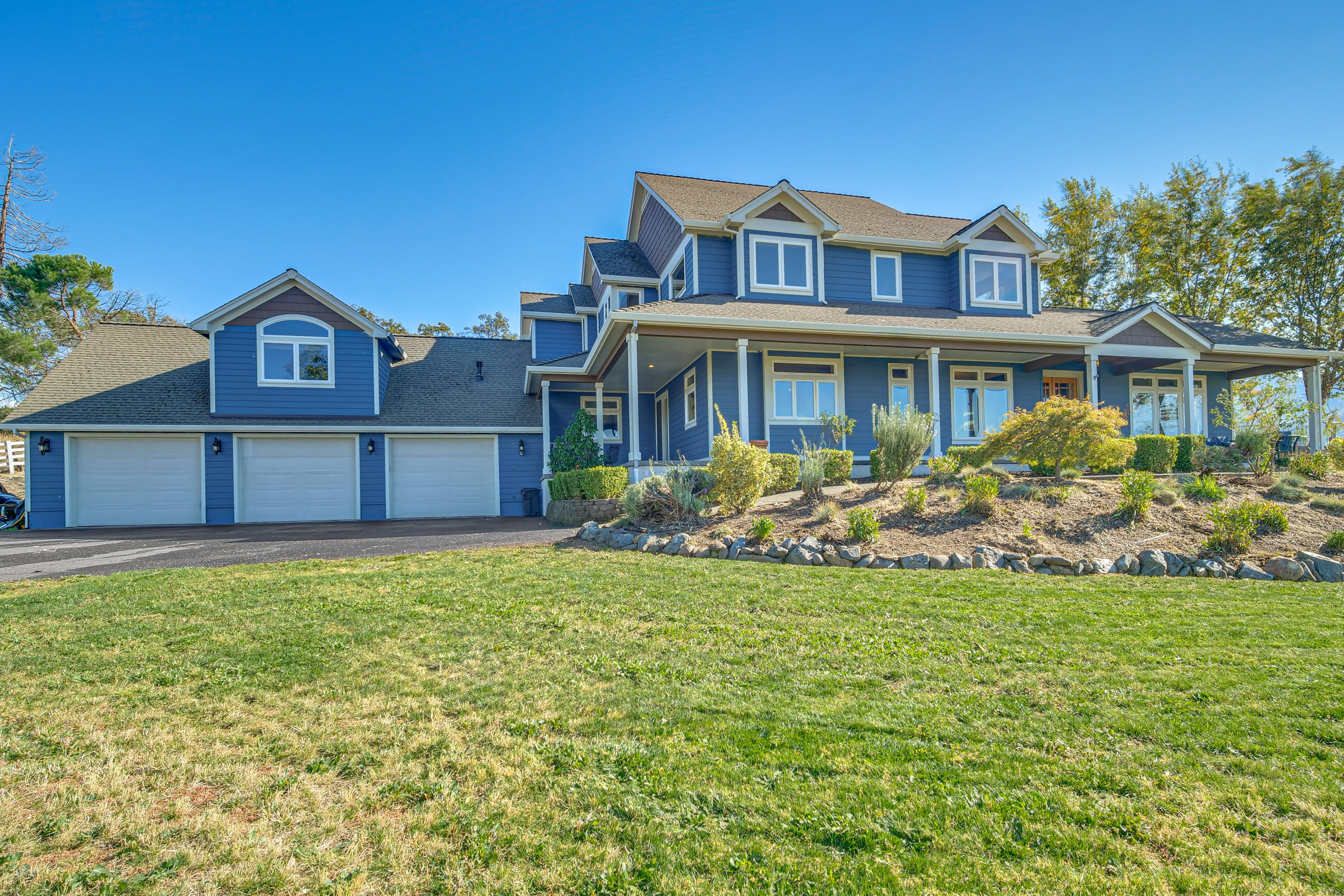 Parking | Driveway (4 Vehicles)