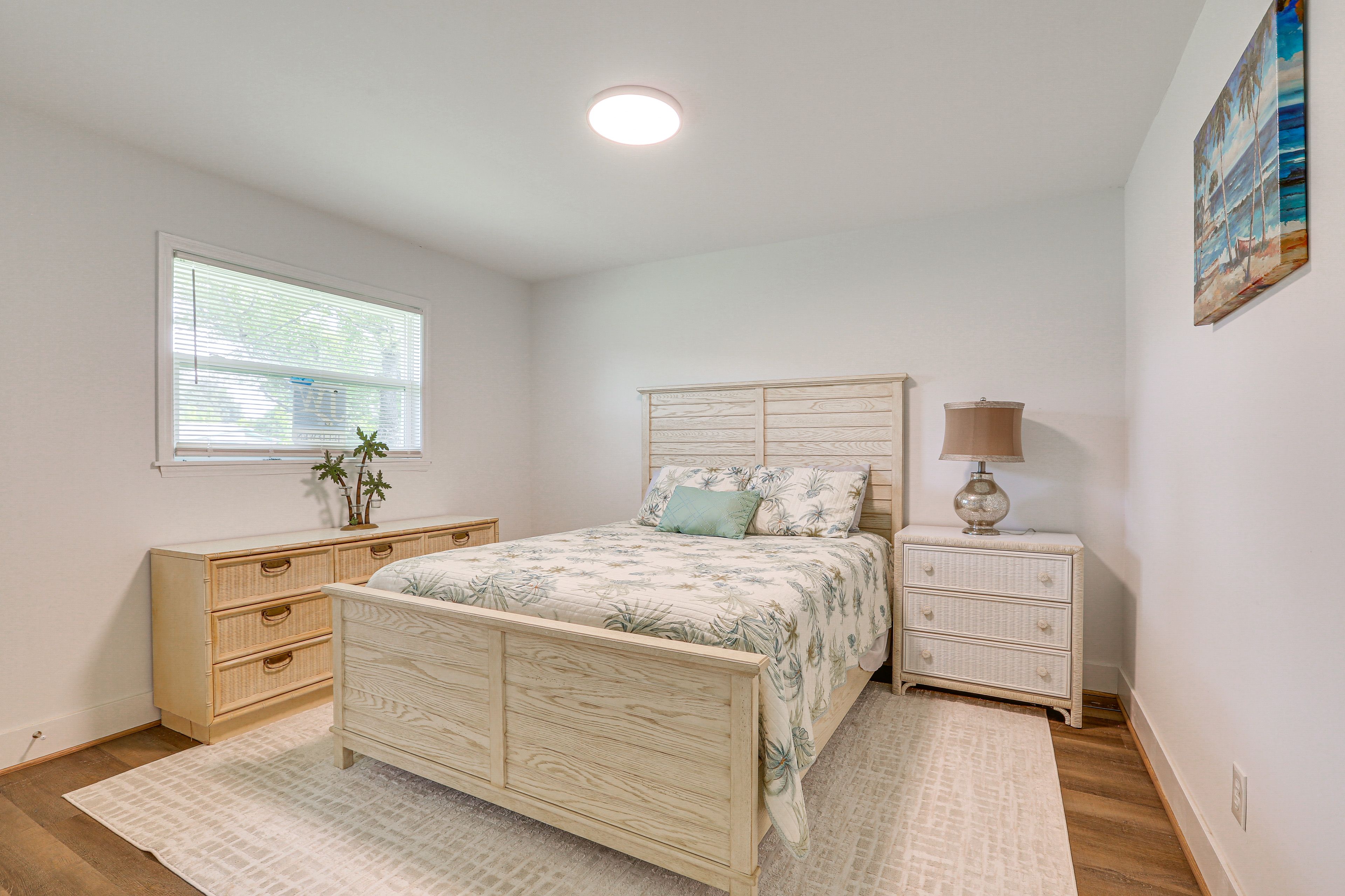 Bedroom 2 | Queen Bed