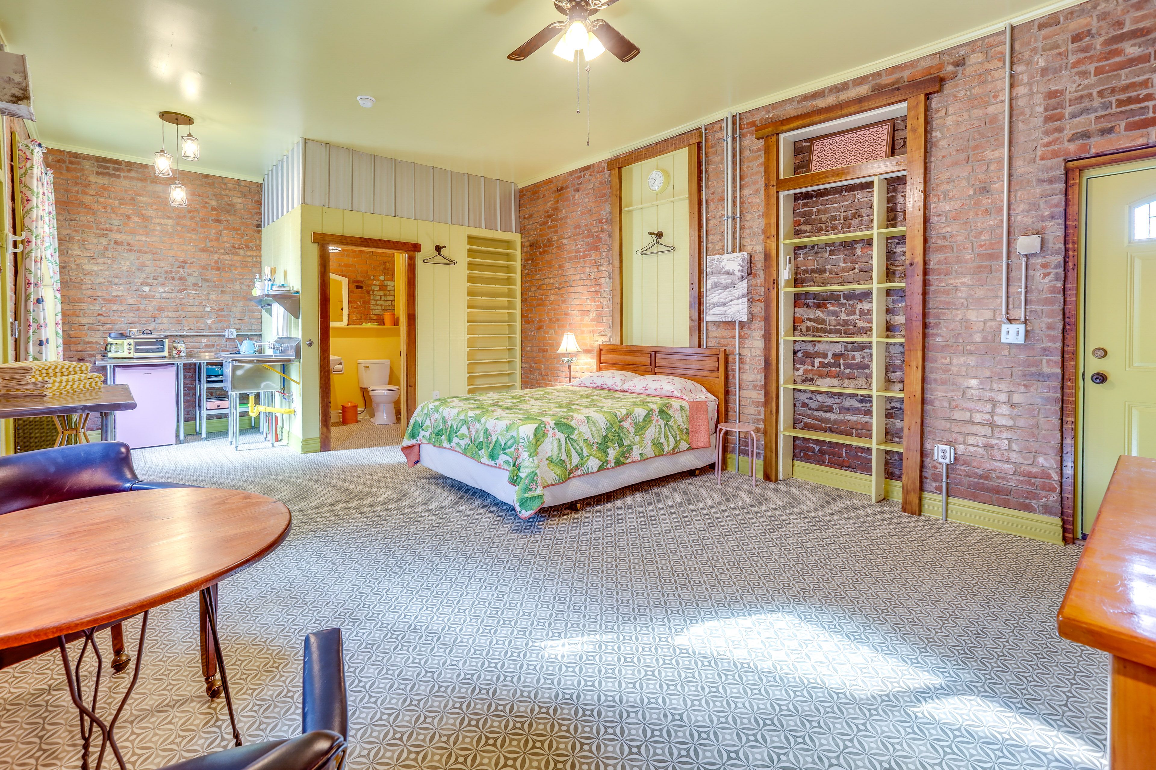 Studio | Queen Bed | Twin XL Floor Mattress