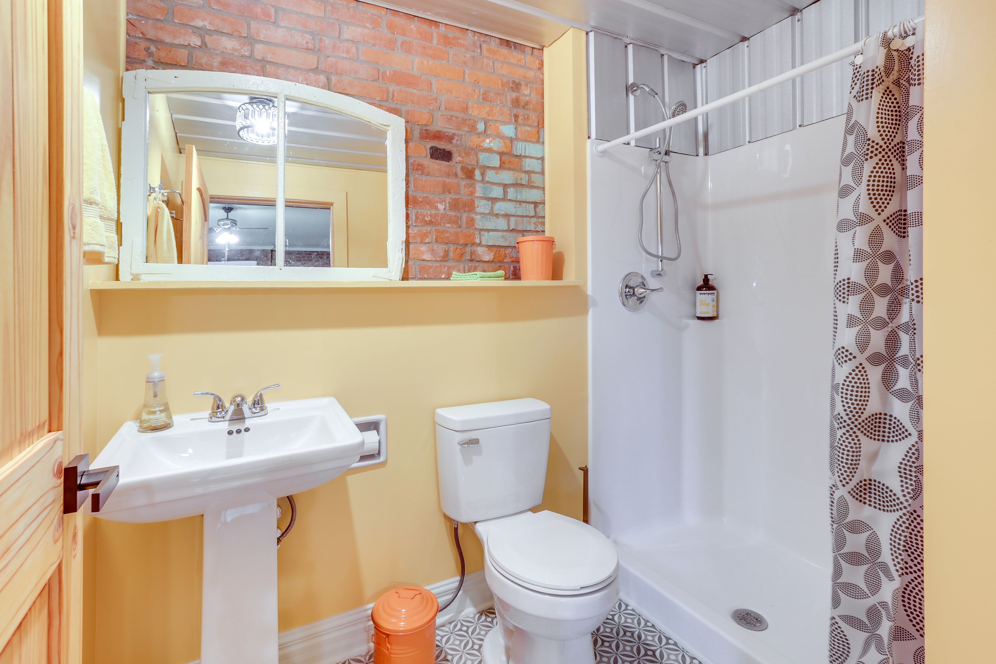 Full Bathroom