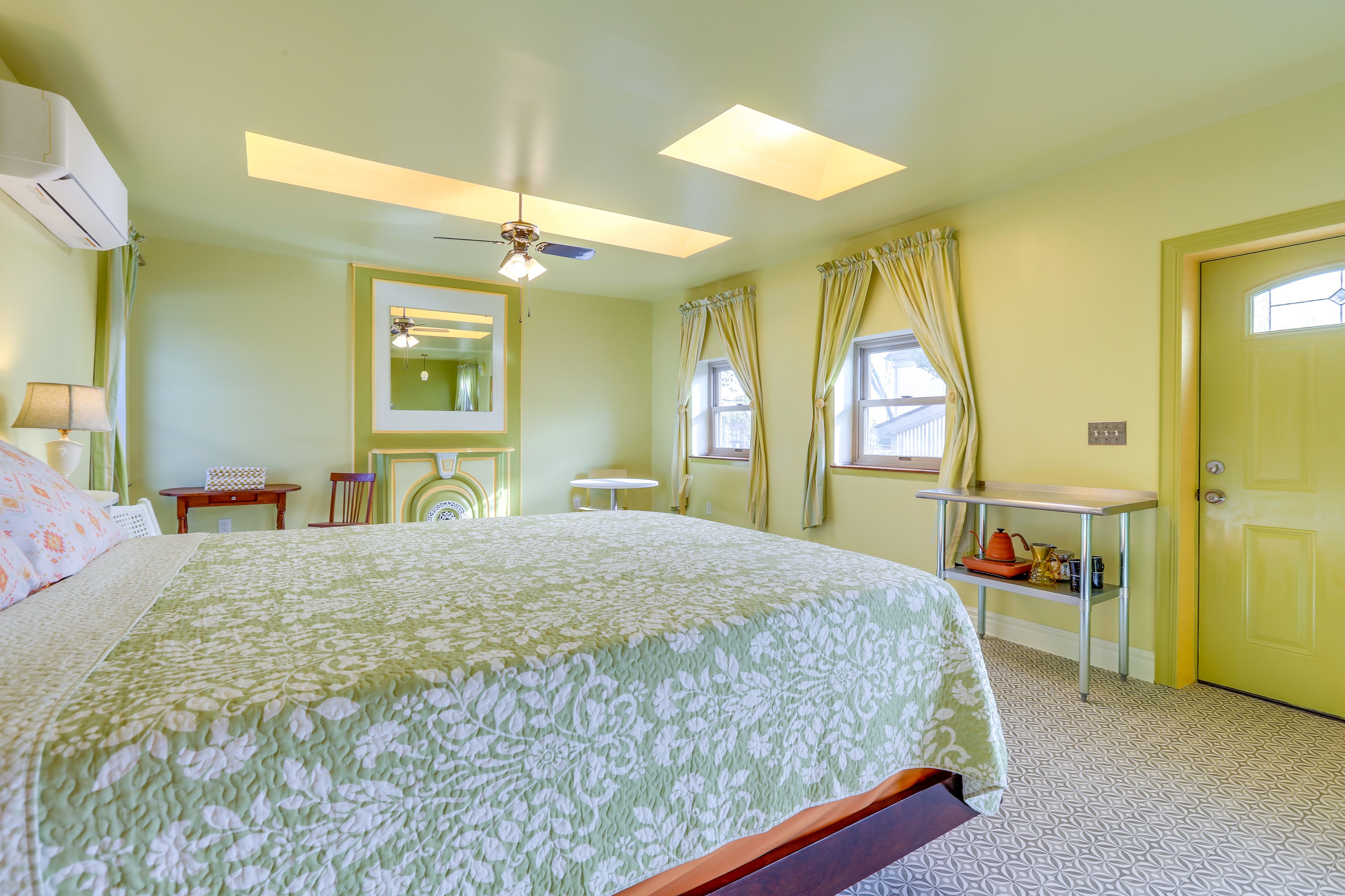 Studio | Queen Bed | Twin XL Floor Mattress