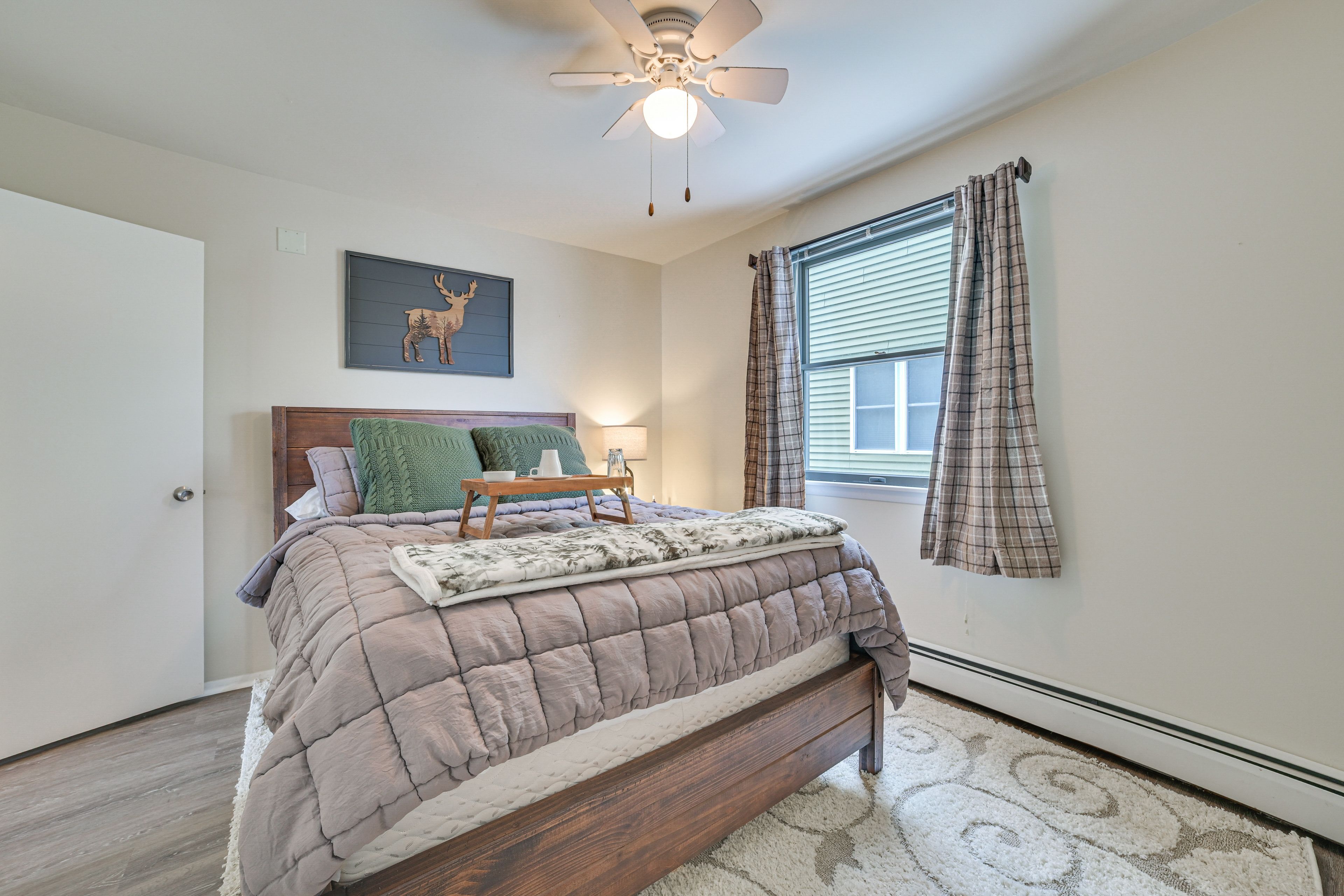 Bedroom 2 | 1st Floor | Queen Bed