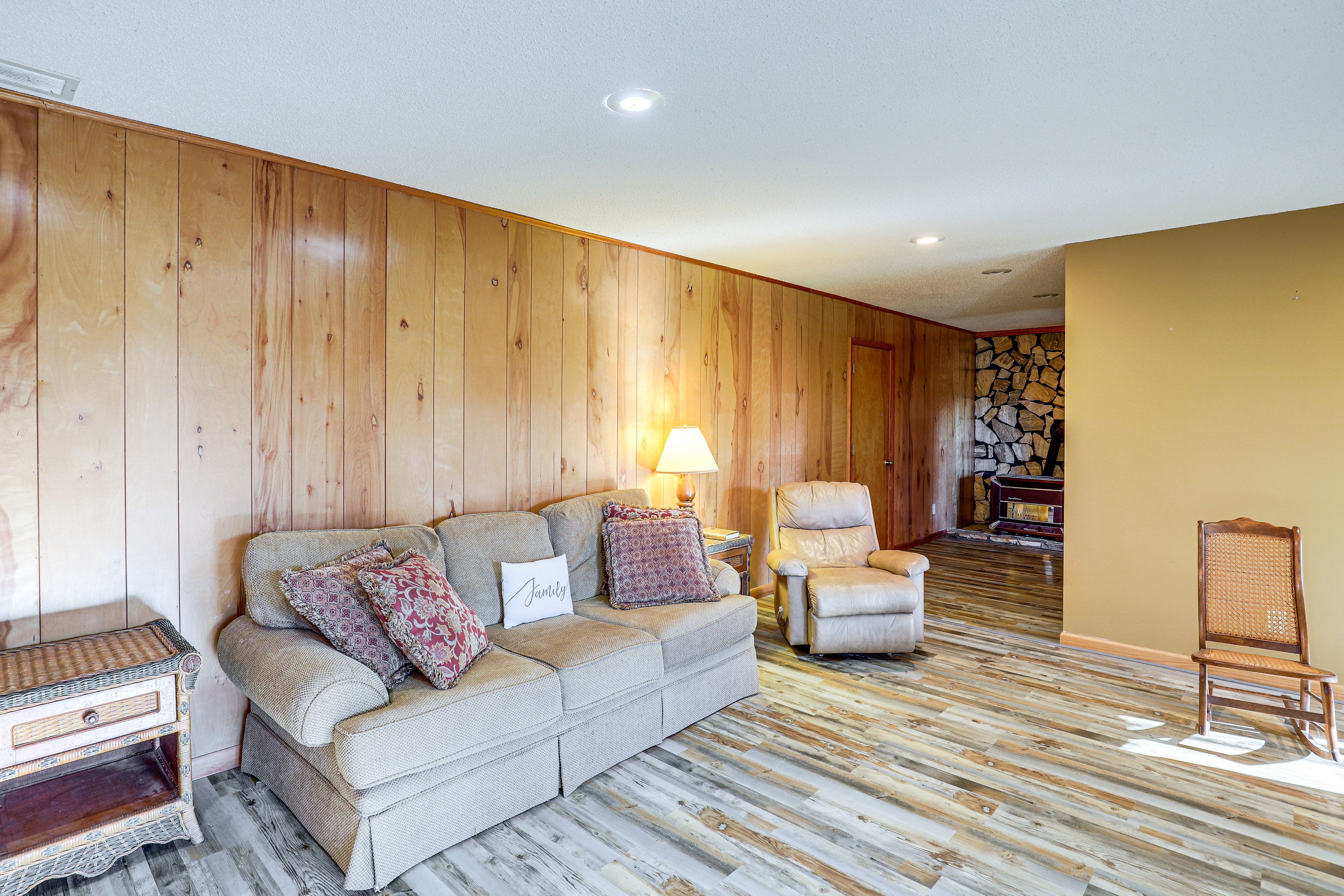 Family Room | Sleeper Sofa | Smart TV | Lower Level