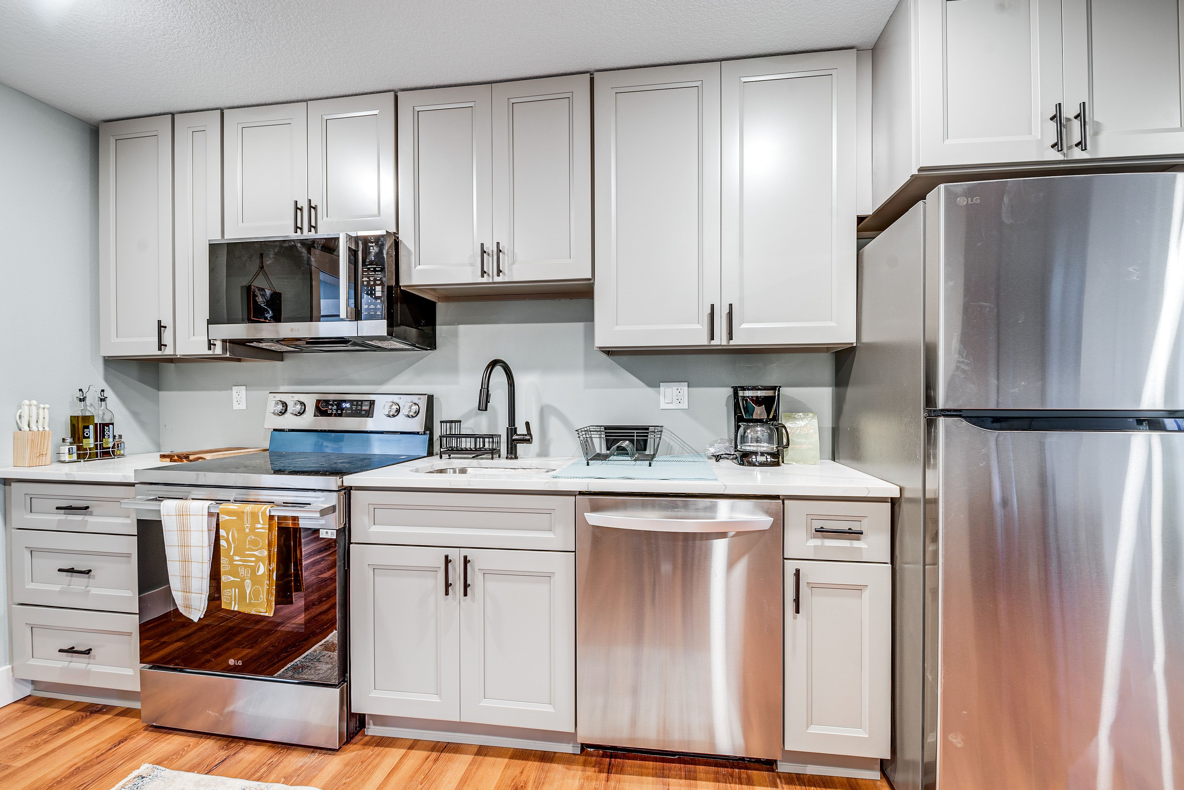 Astoria Vacation Rental | Studio | 1BA | 600 Sq Ft | 1 Step to Enter