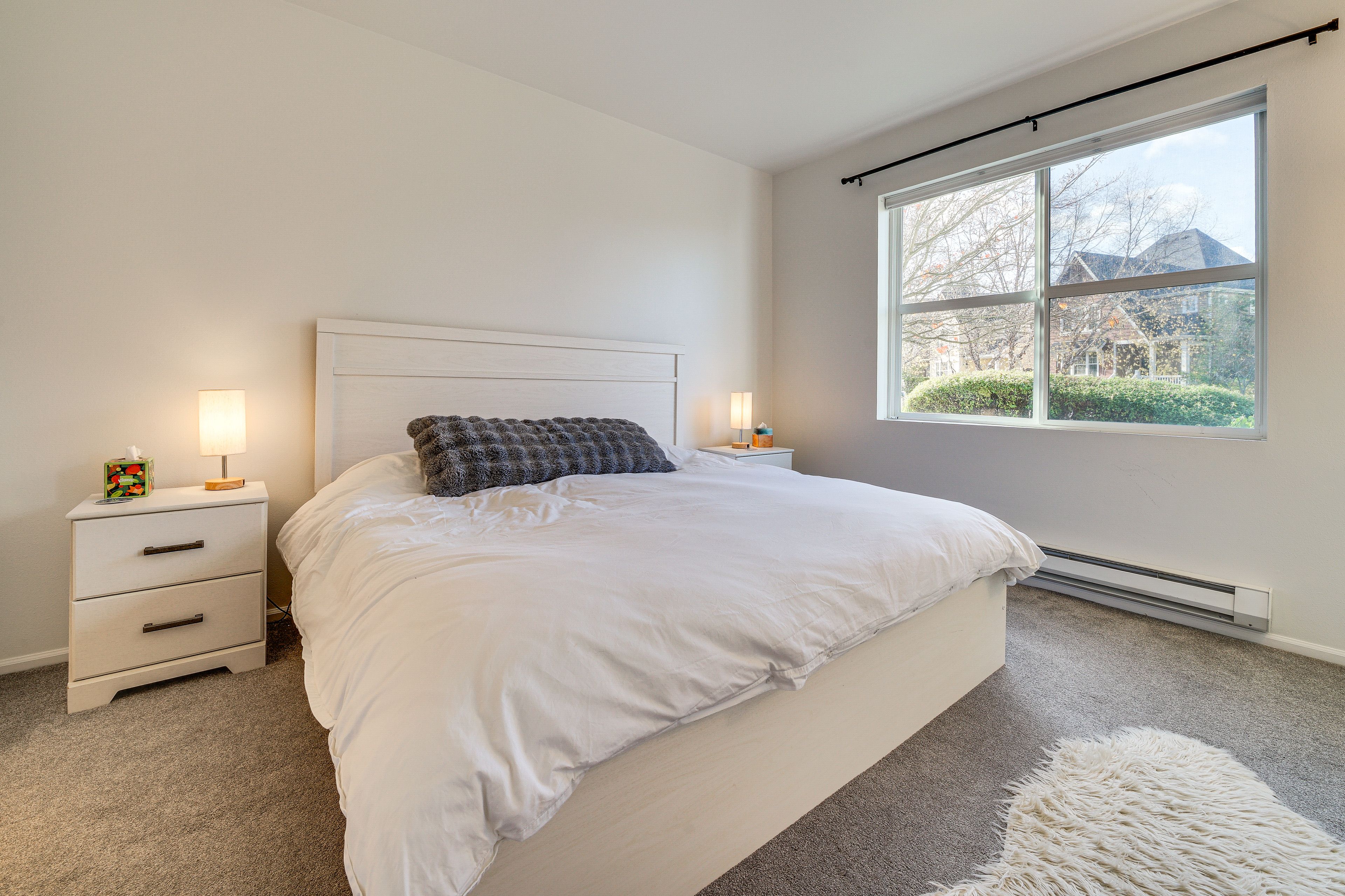 Bedroom 1 | King Bed