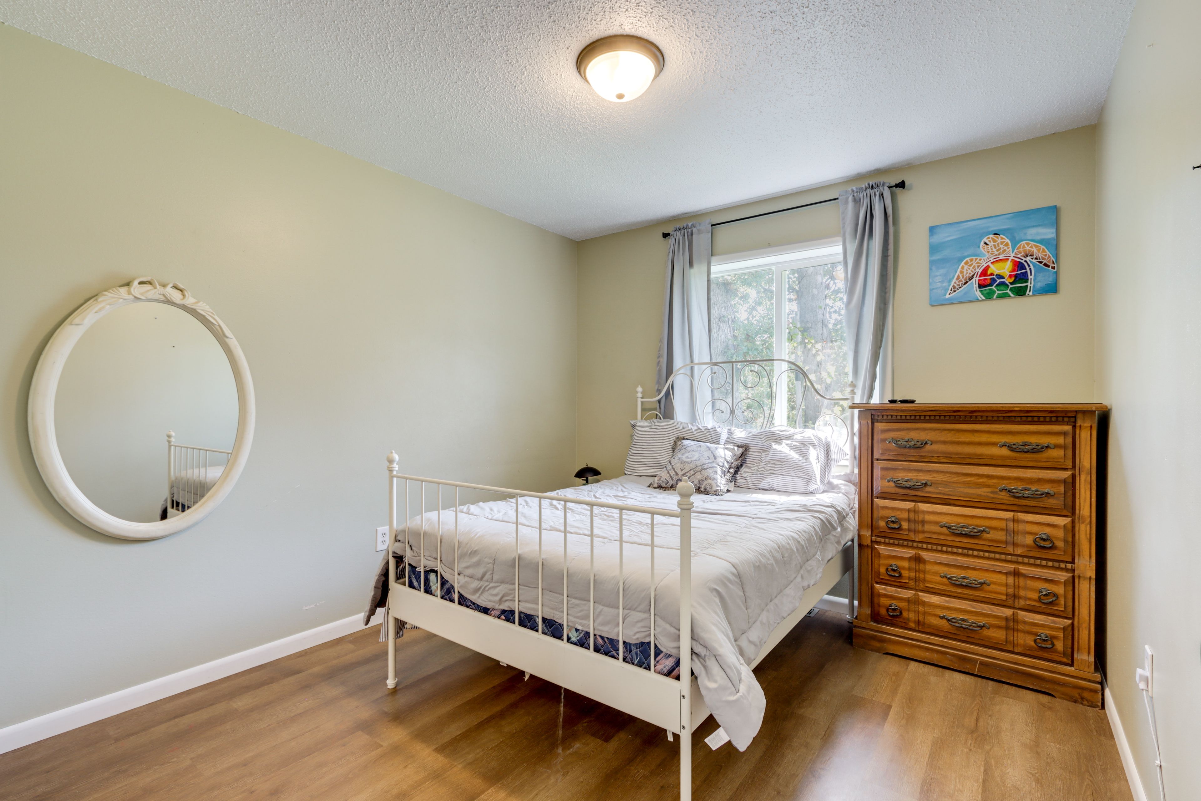 Bedroom 3 | Full Bed | Smart TV