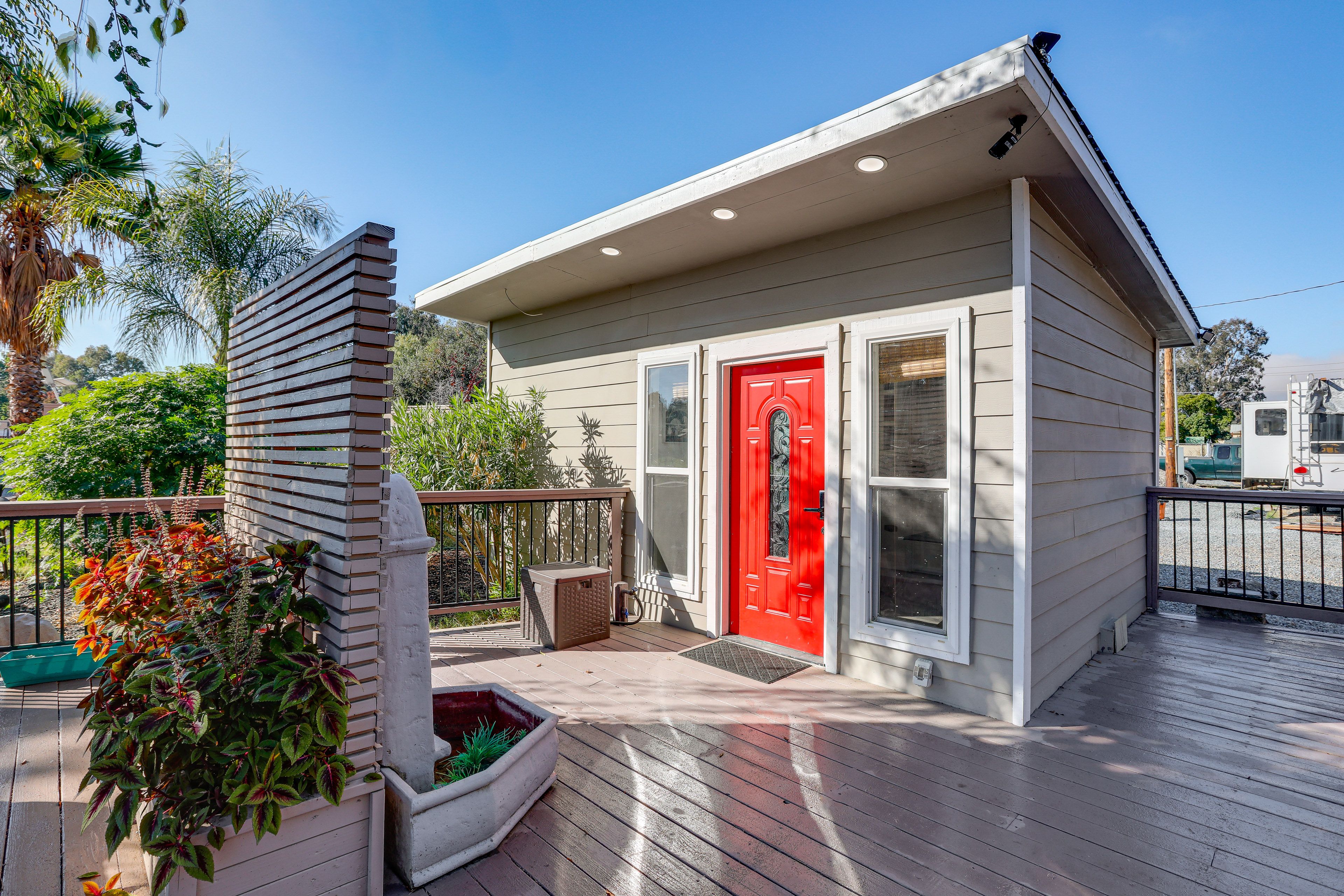 Exterior | Single-Story Studio