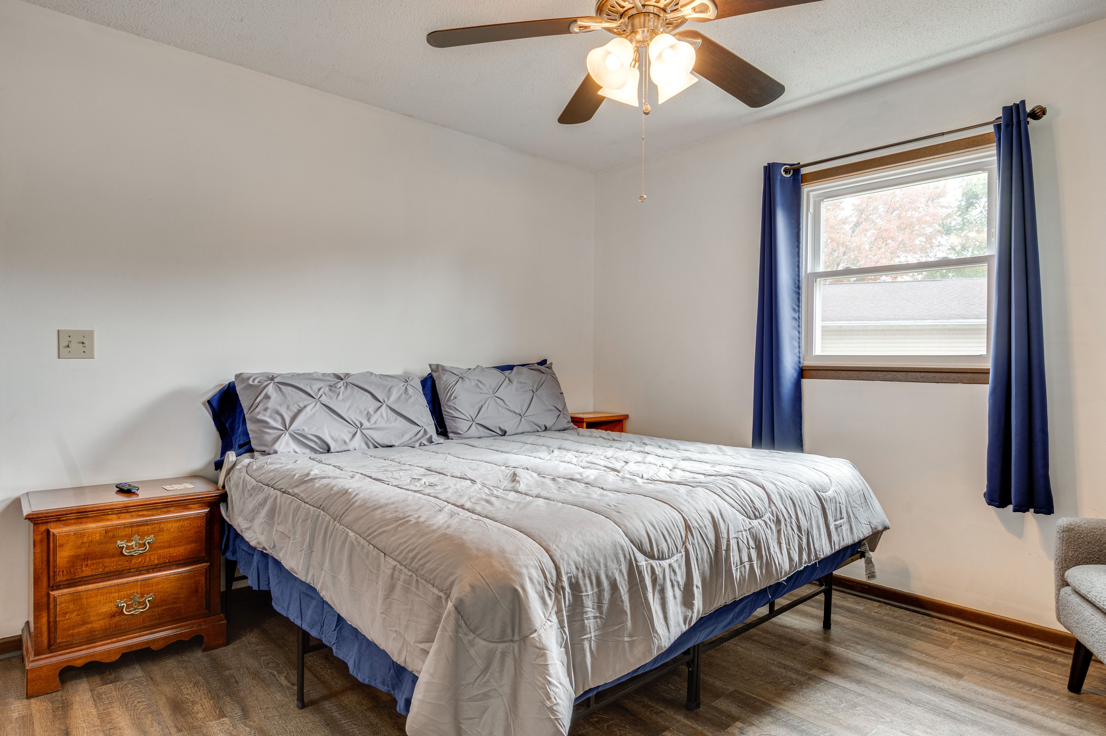 Bedroom 2 | King Bed | Smart TV