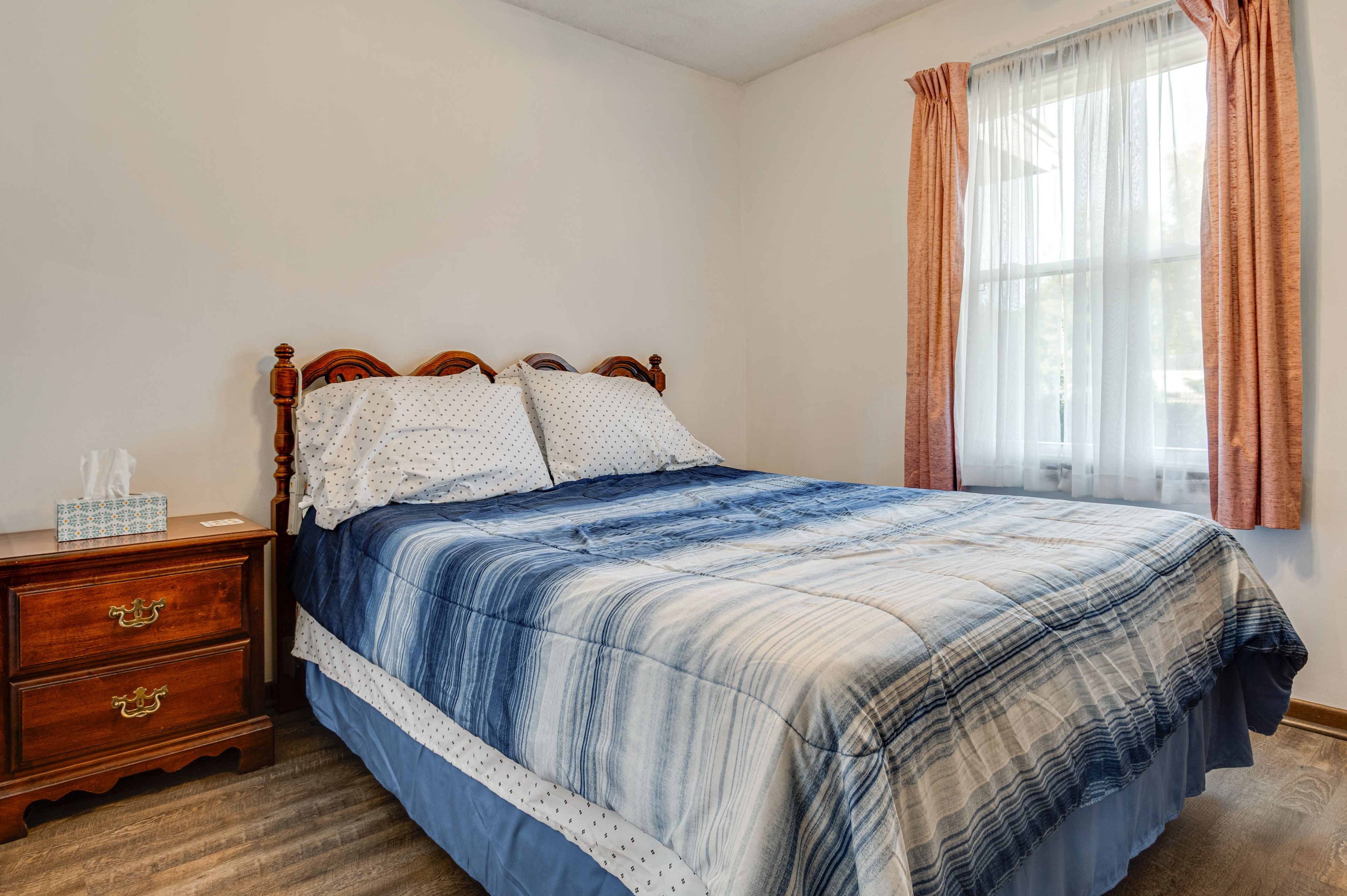 Bedroom 3 | Queen Bed | Smart TV