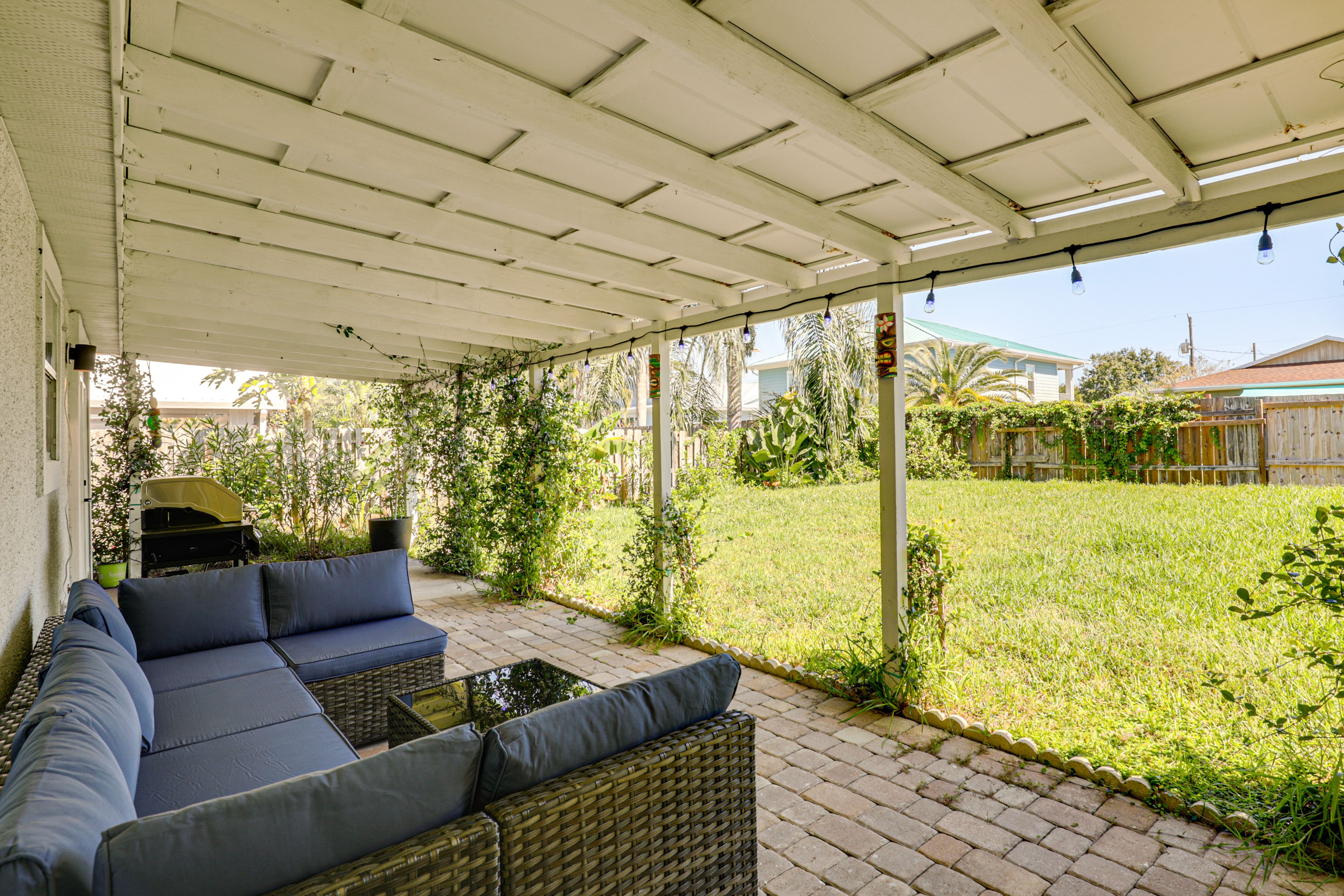 St. Augustine Vacation Rental | 3BR | 2BA | 1,1,50 Sq Ft | Small Step to Enter