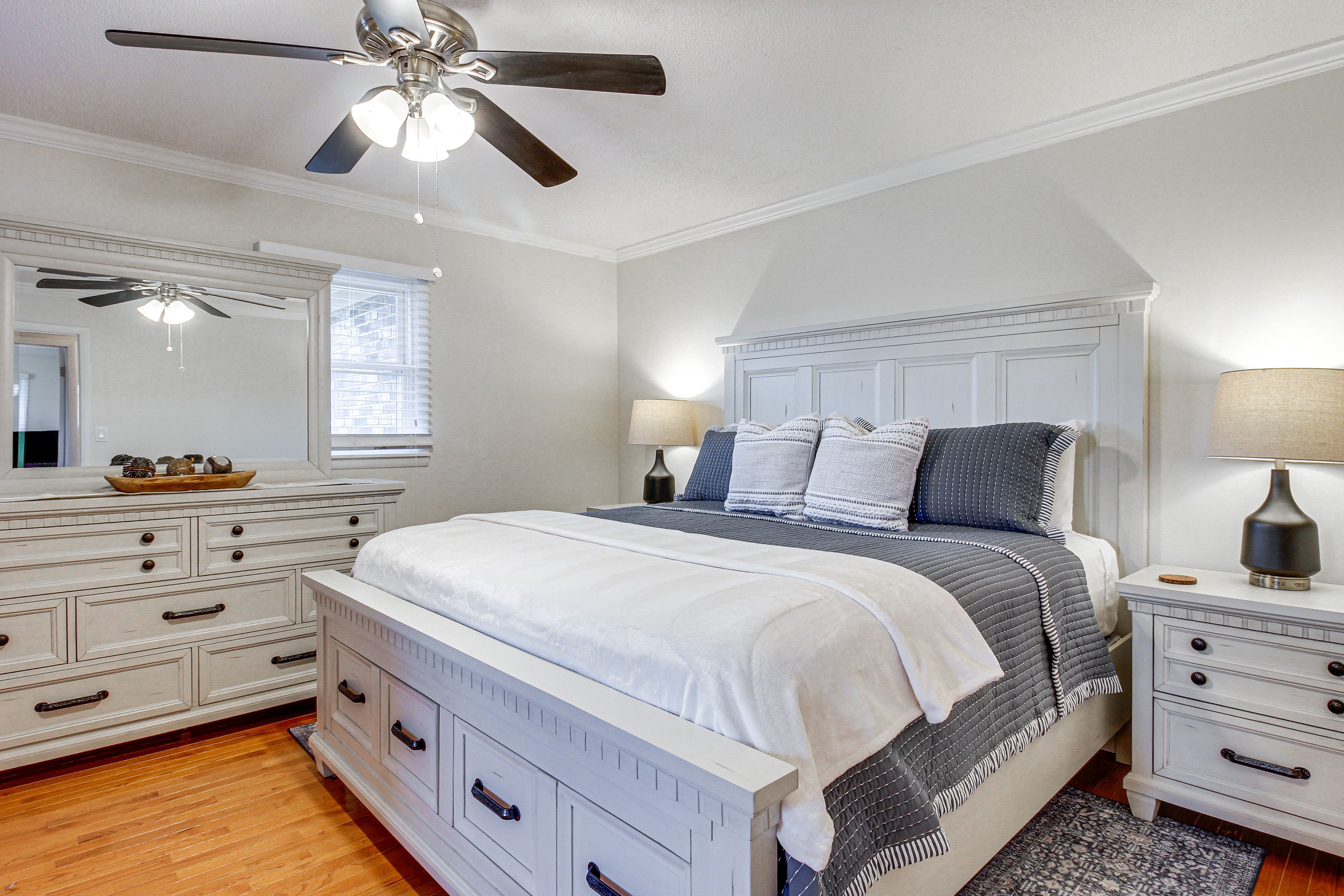 Bedroom 1 | King Bed | En-Suite Bathroom