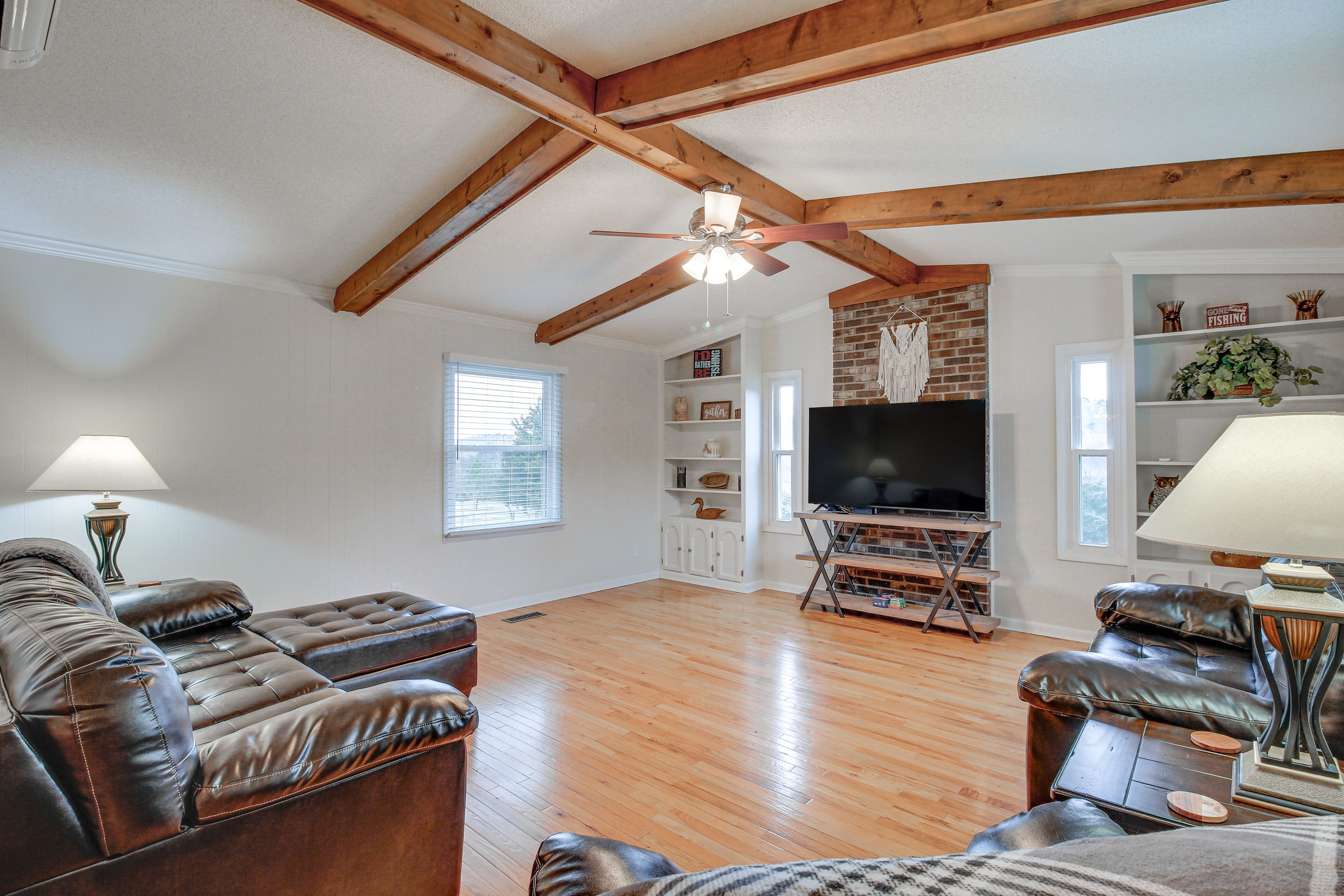 Living Room | Free WiFi