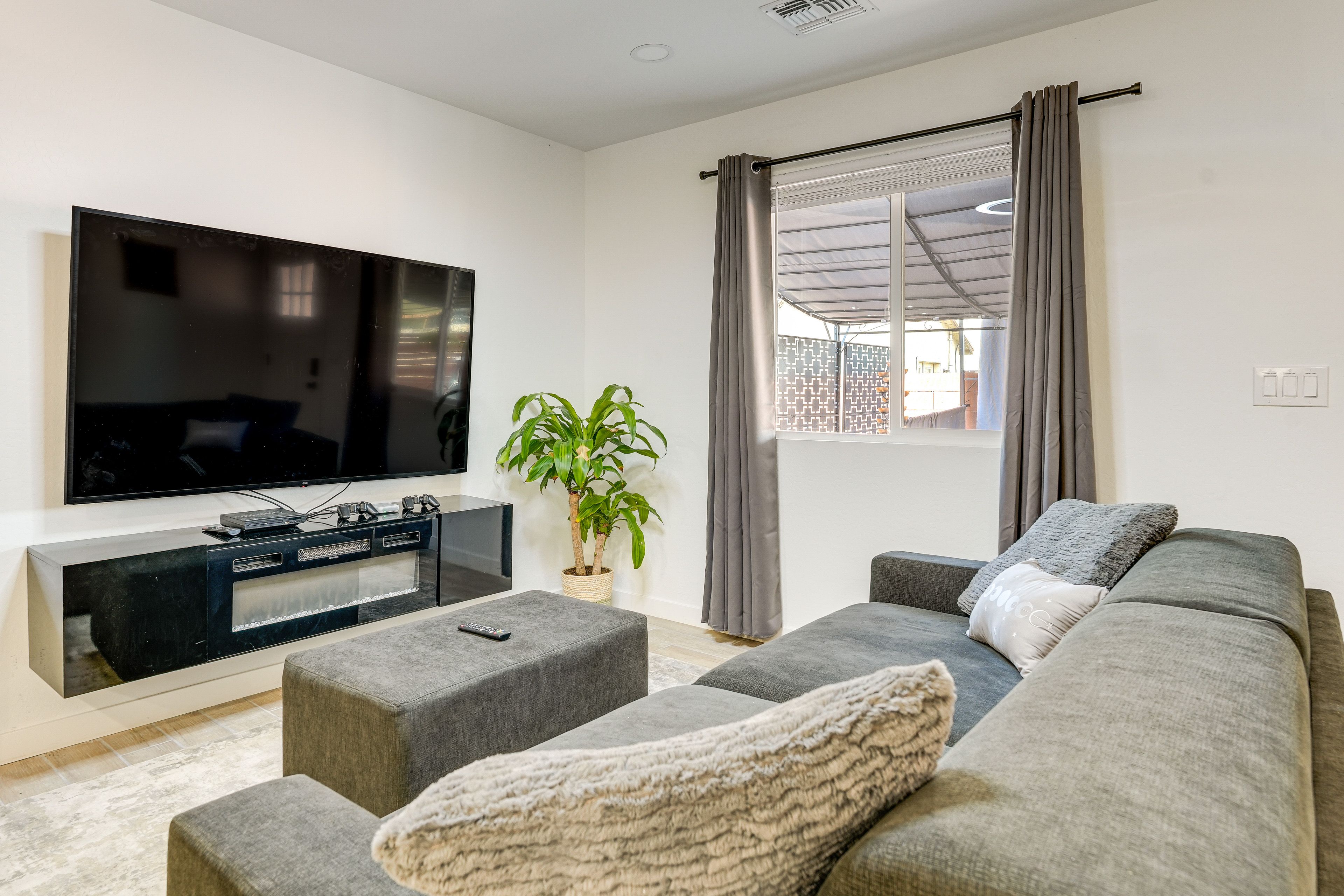 Living Room | Smart TV | Fireplace | Single-Story Home