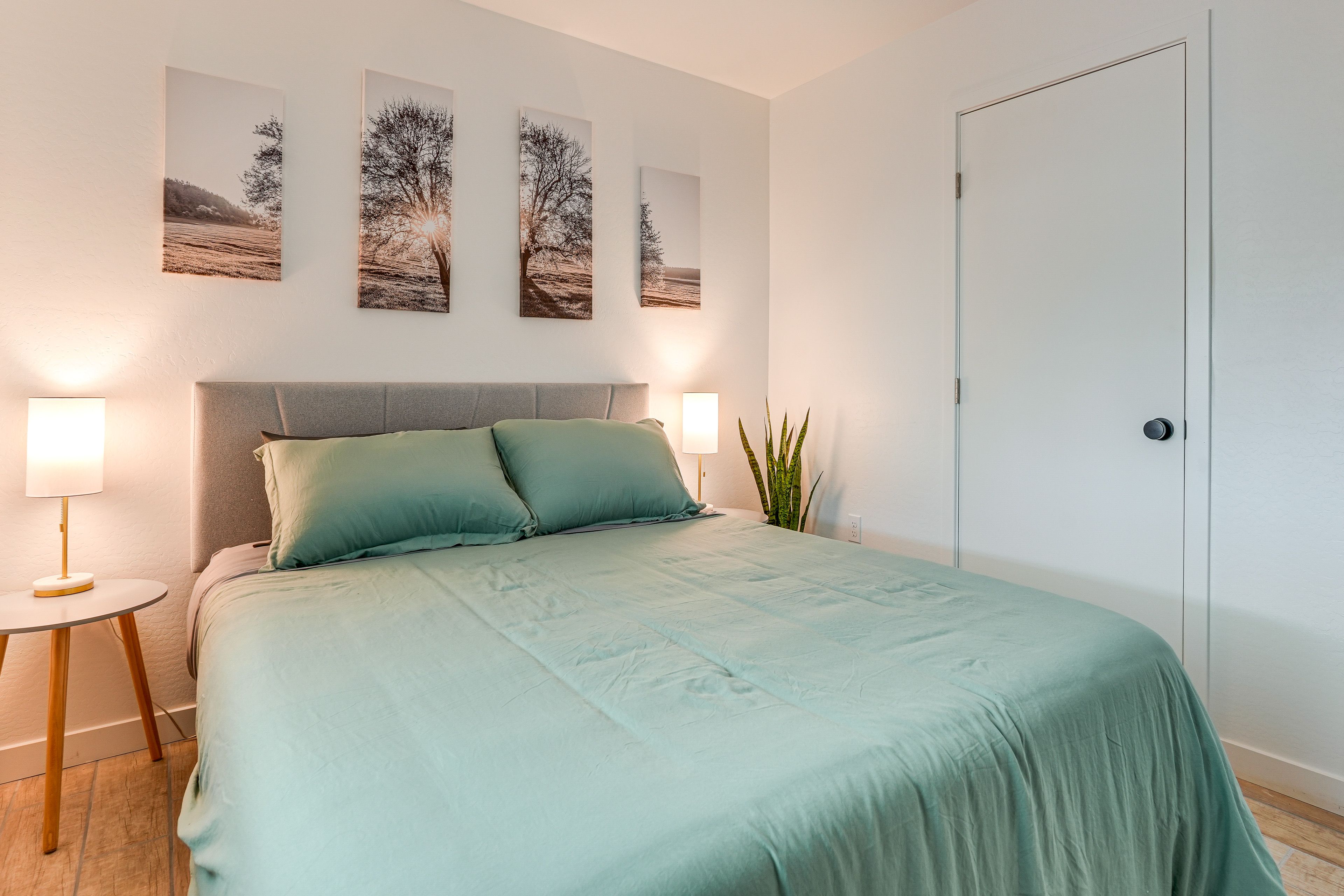 Bedroom 1 | Queen Bed