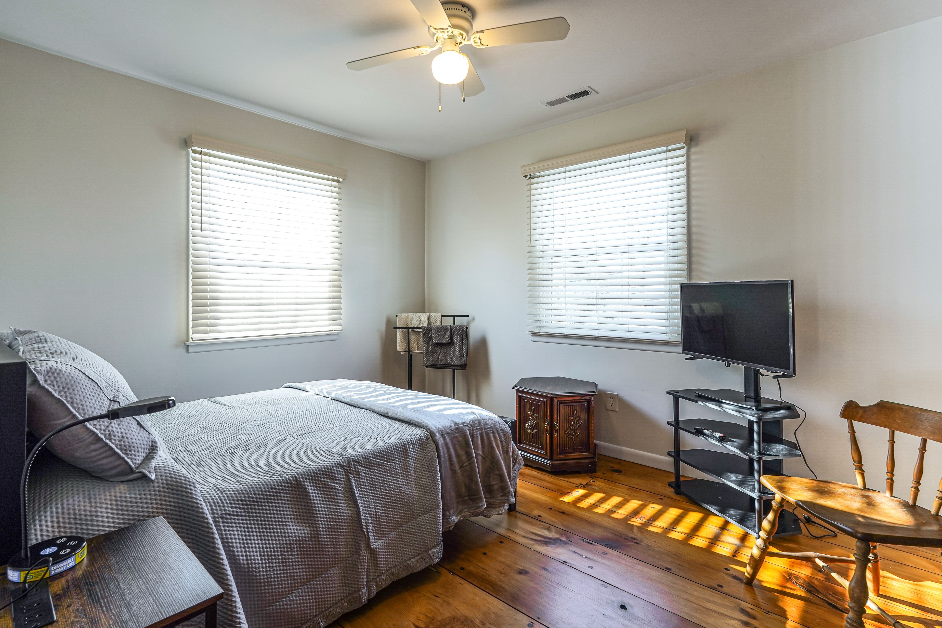 Bedroom 2 | Full Bed | 1st Floor