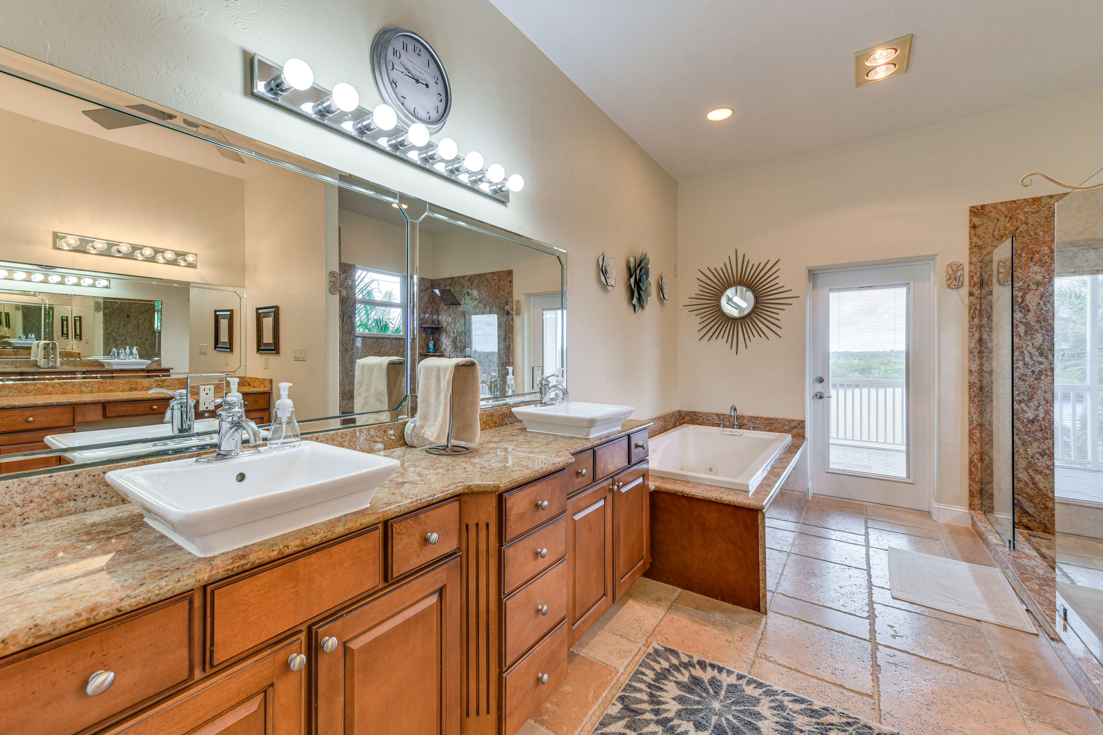En-Suite Bathroom | 2nd Floor